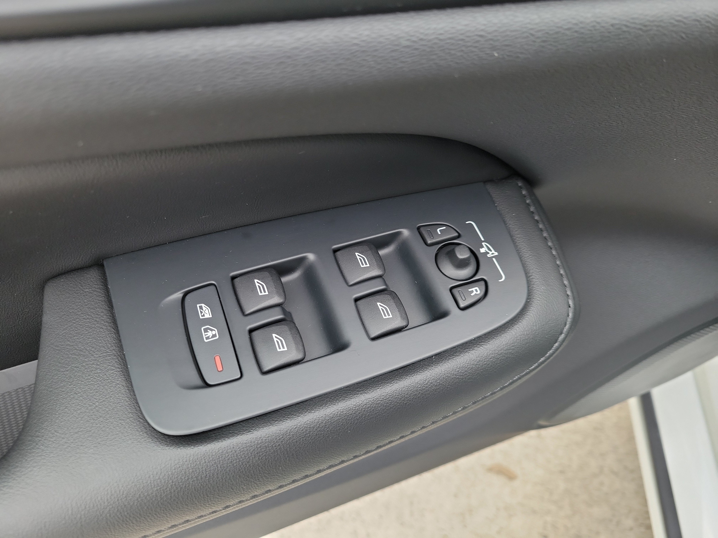 2024 Volvo S60 Plus - Photo 19