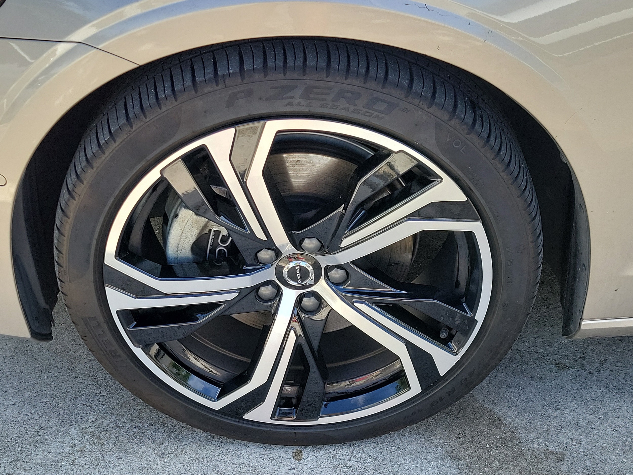 2024 Volvo S60 Plus - Photo 4