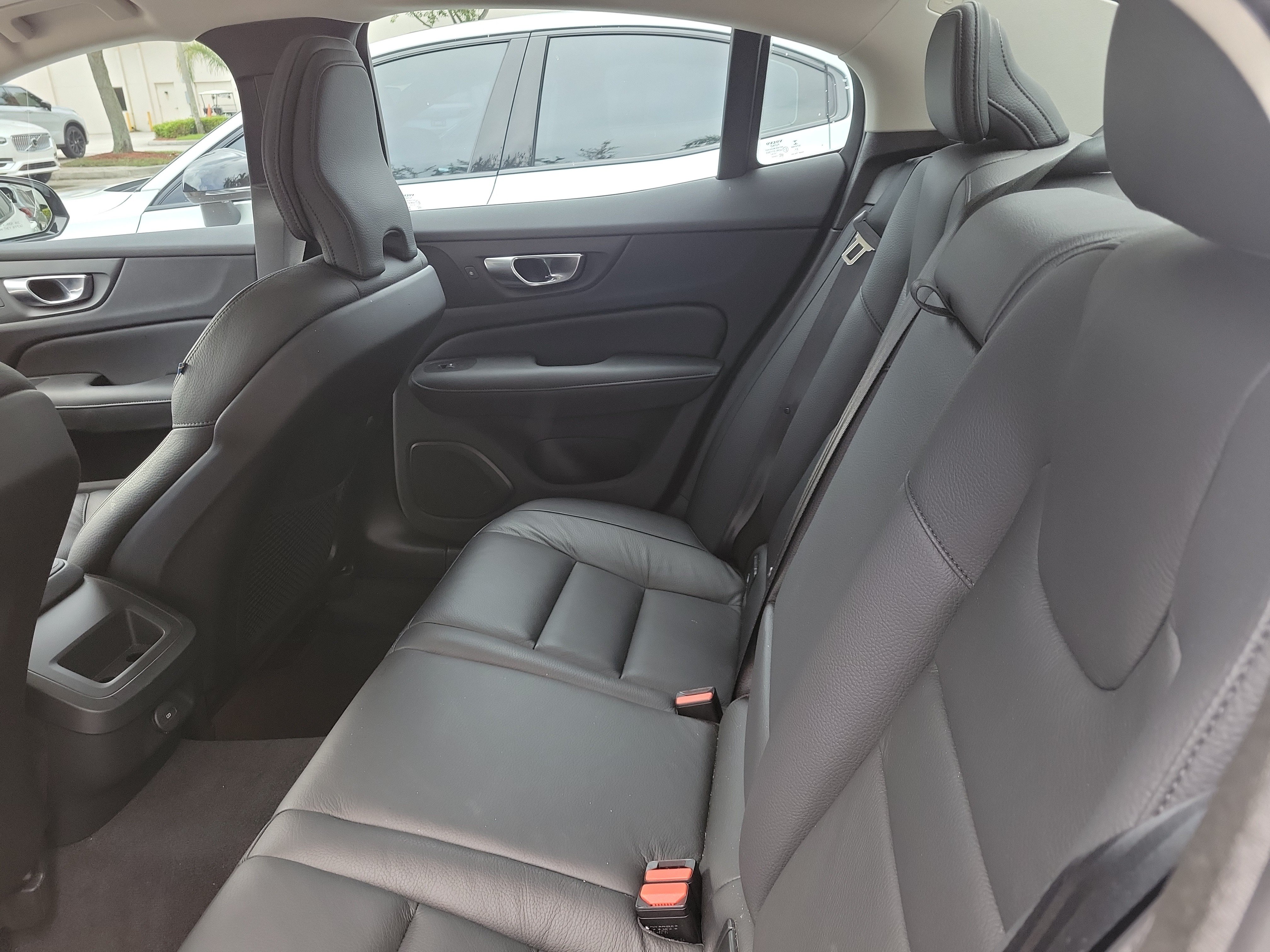 2024 Volvo S60 Plus - Photo 9