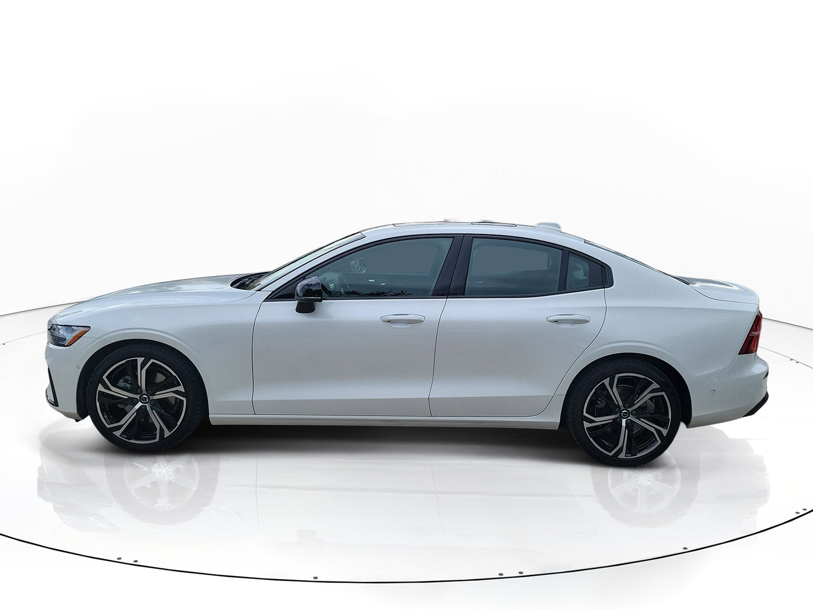 2024 Volvo S60 Plus - Photo 4