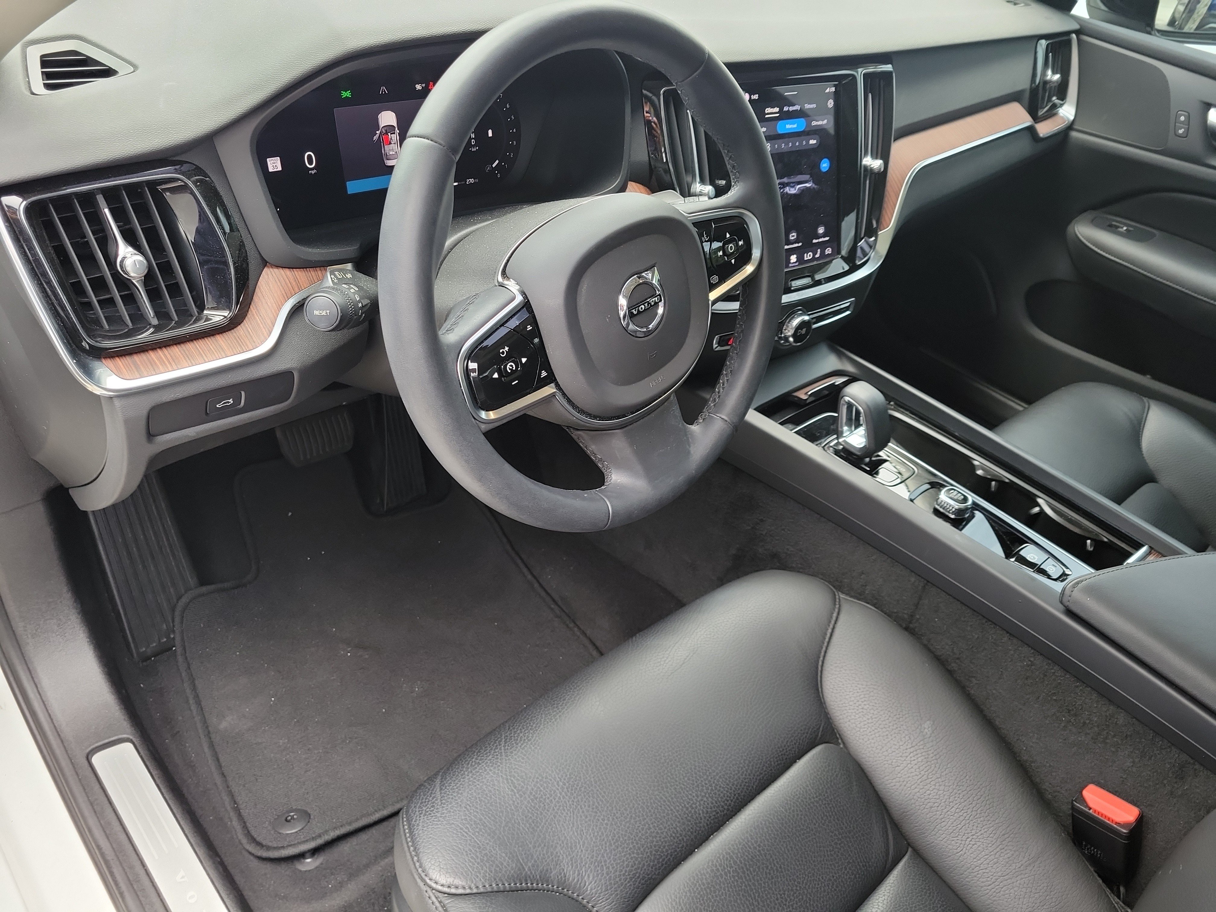 2024 Volvo S60 Plus - Photo 14