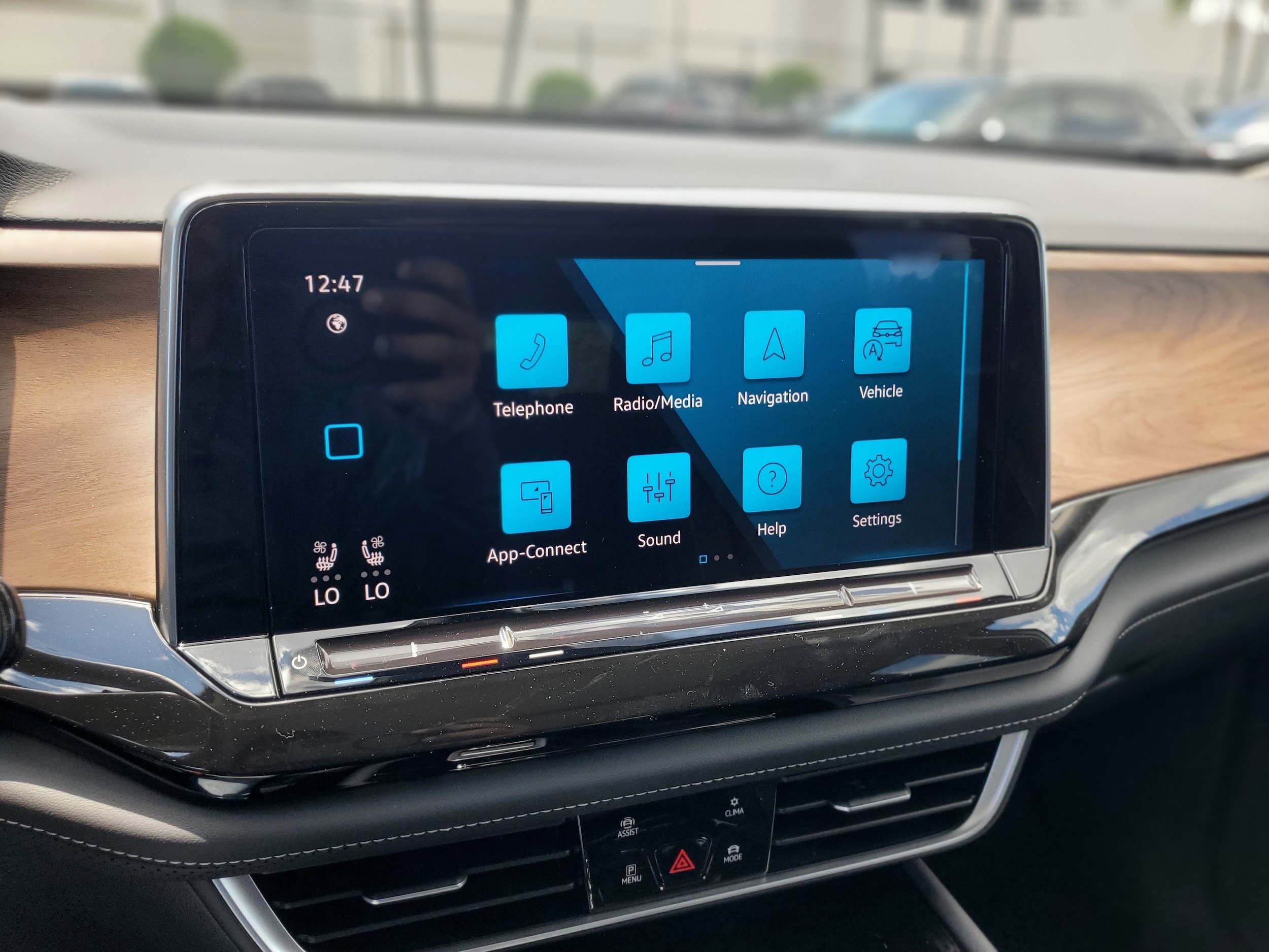 2026 Volkswagen Atlas SE w/Tech - Photo 18
