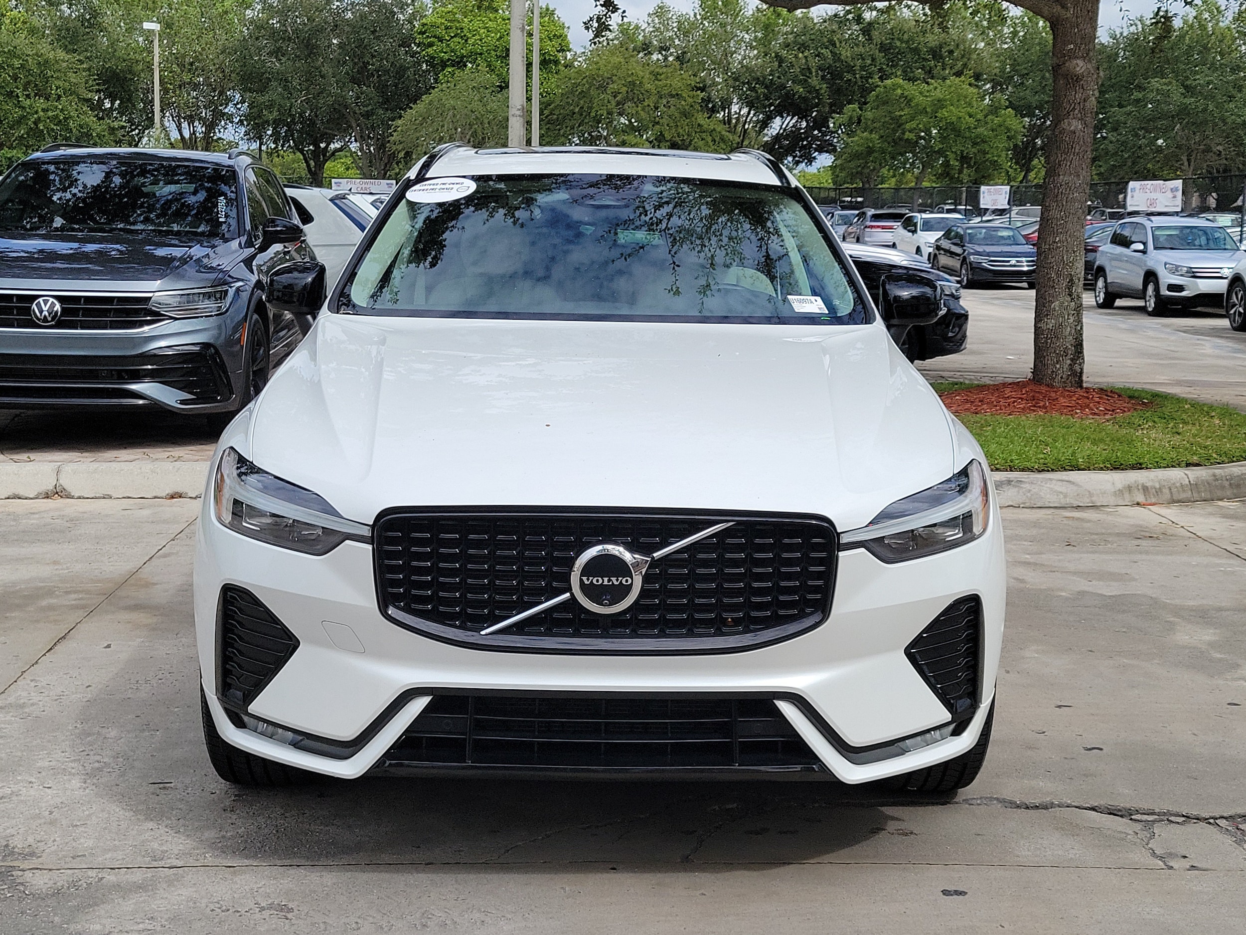 2024 Volvo XC60 Plus - Photo 2