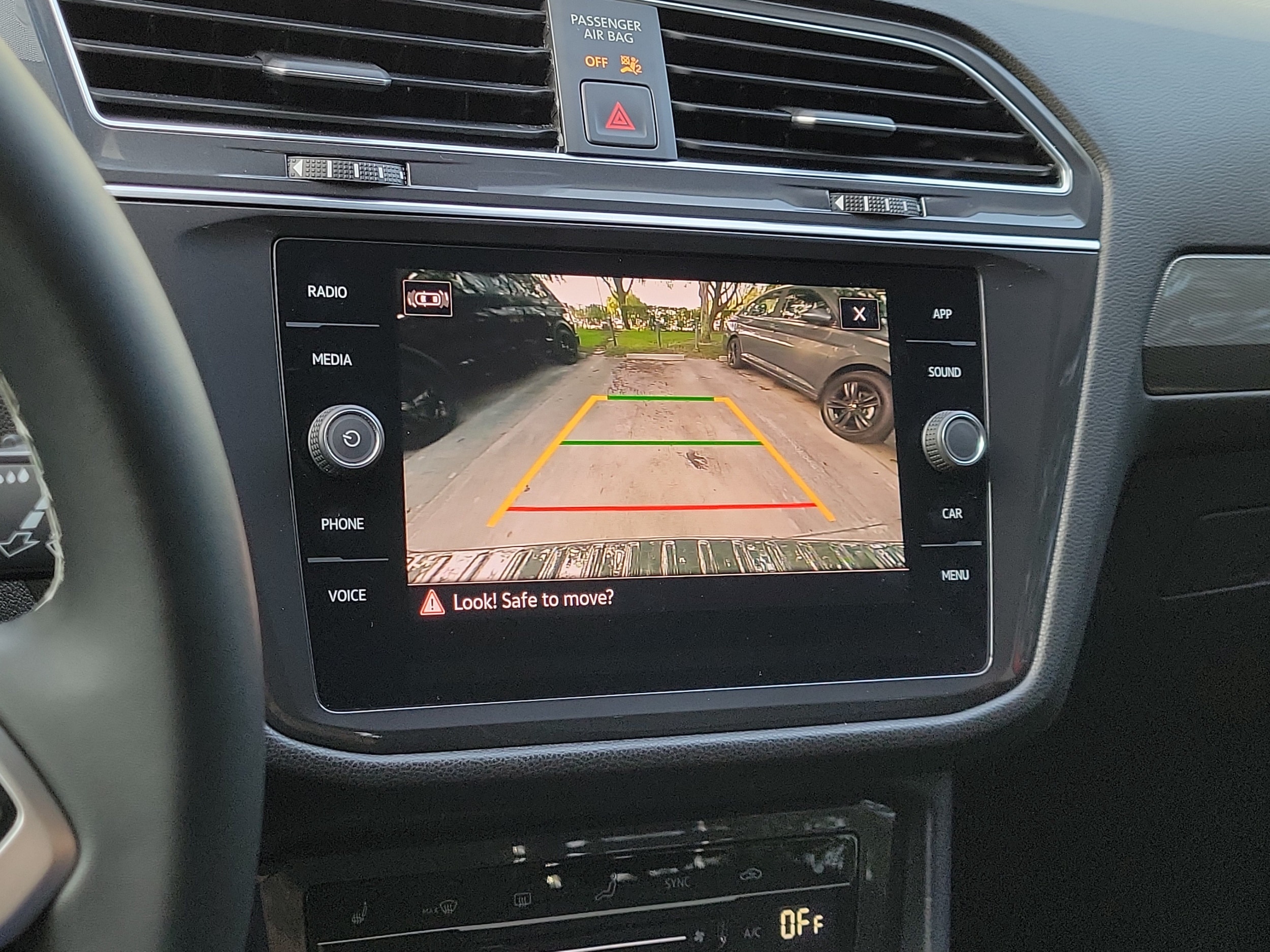 2023 Volkswagen Tiguan SE - Photo 28