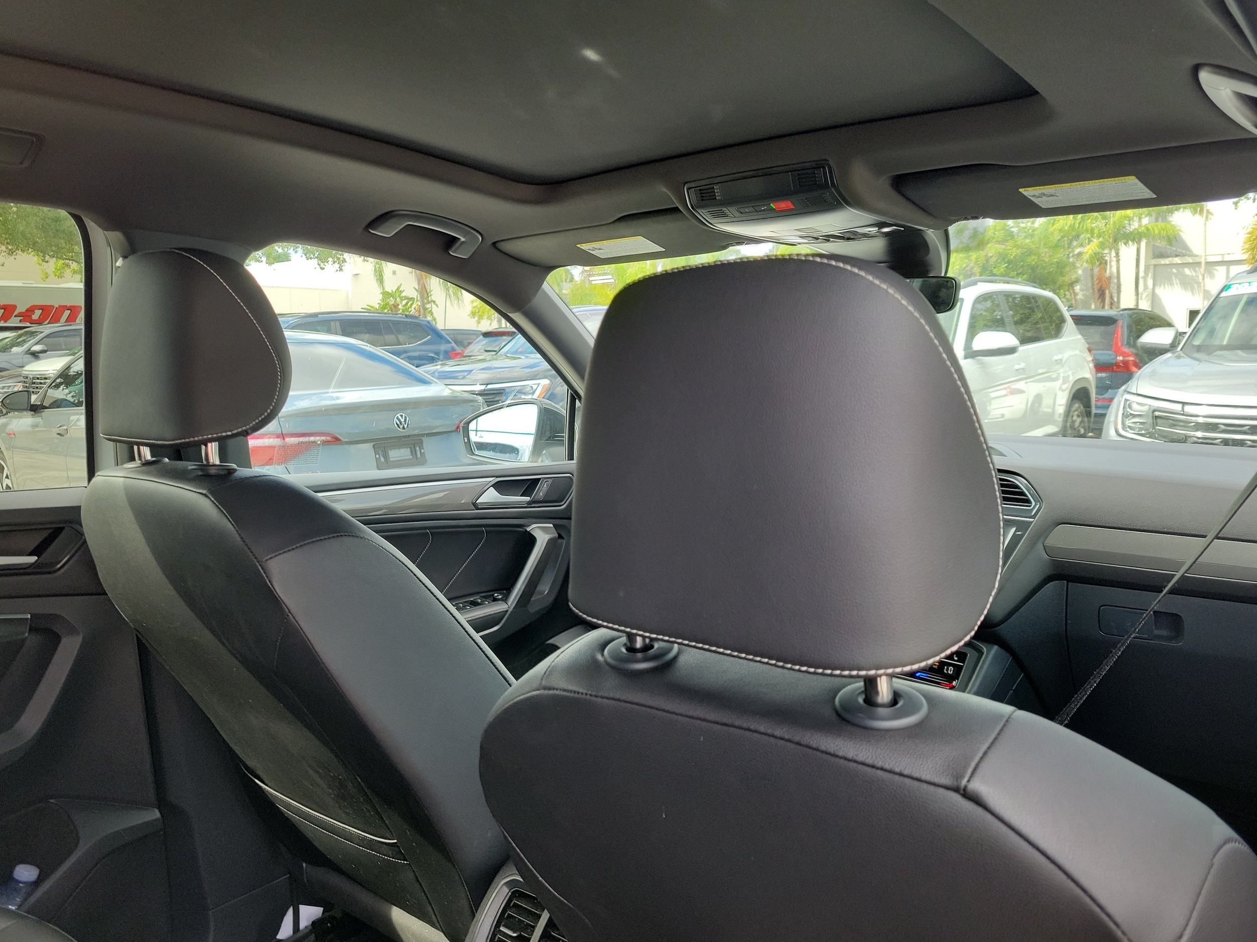 2023 Volkswagen Tiguan SE R-LINE BLACK - Photo 8