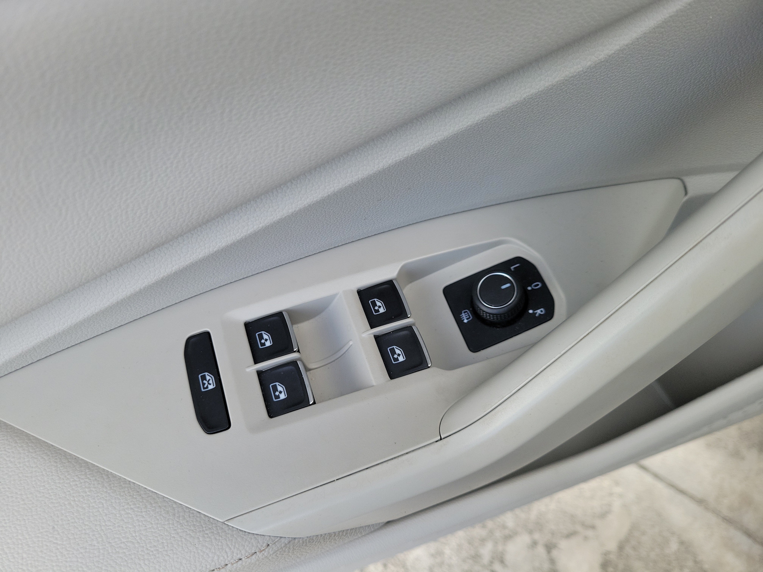 2023 Volkswagen Jetta SE - Photo 18