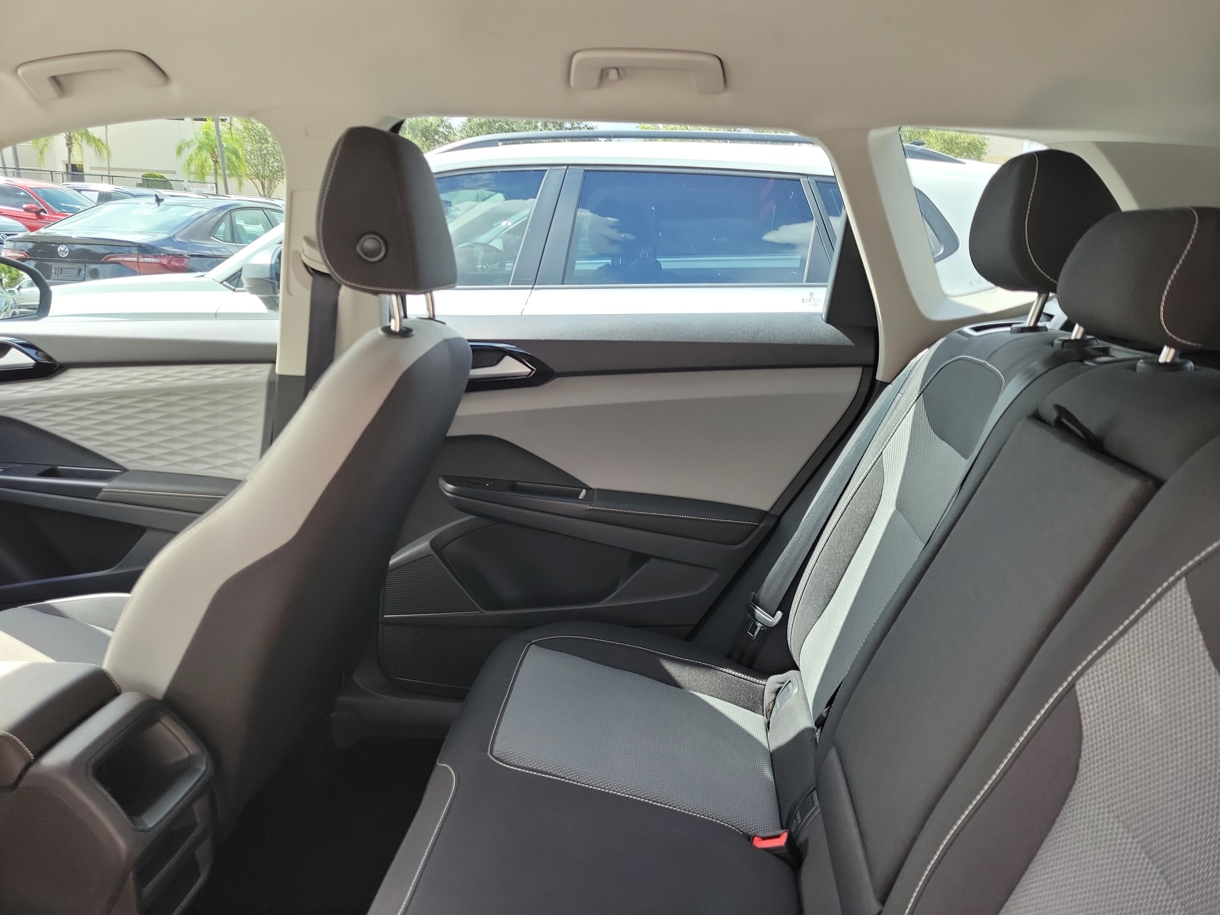 2024 Volkswagen Taos S - Photo 10