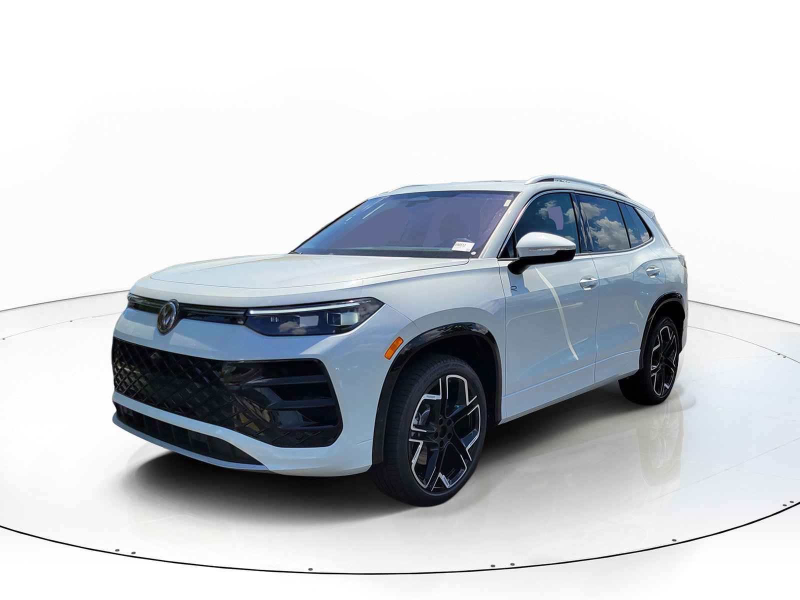 New 2026 Volkswagen Tiguan SEL R-Line Turbo SUV