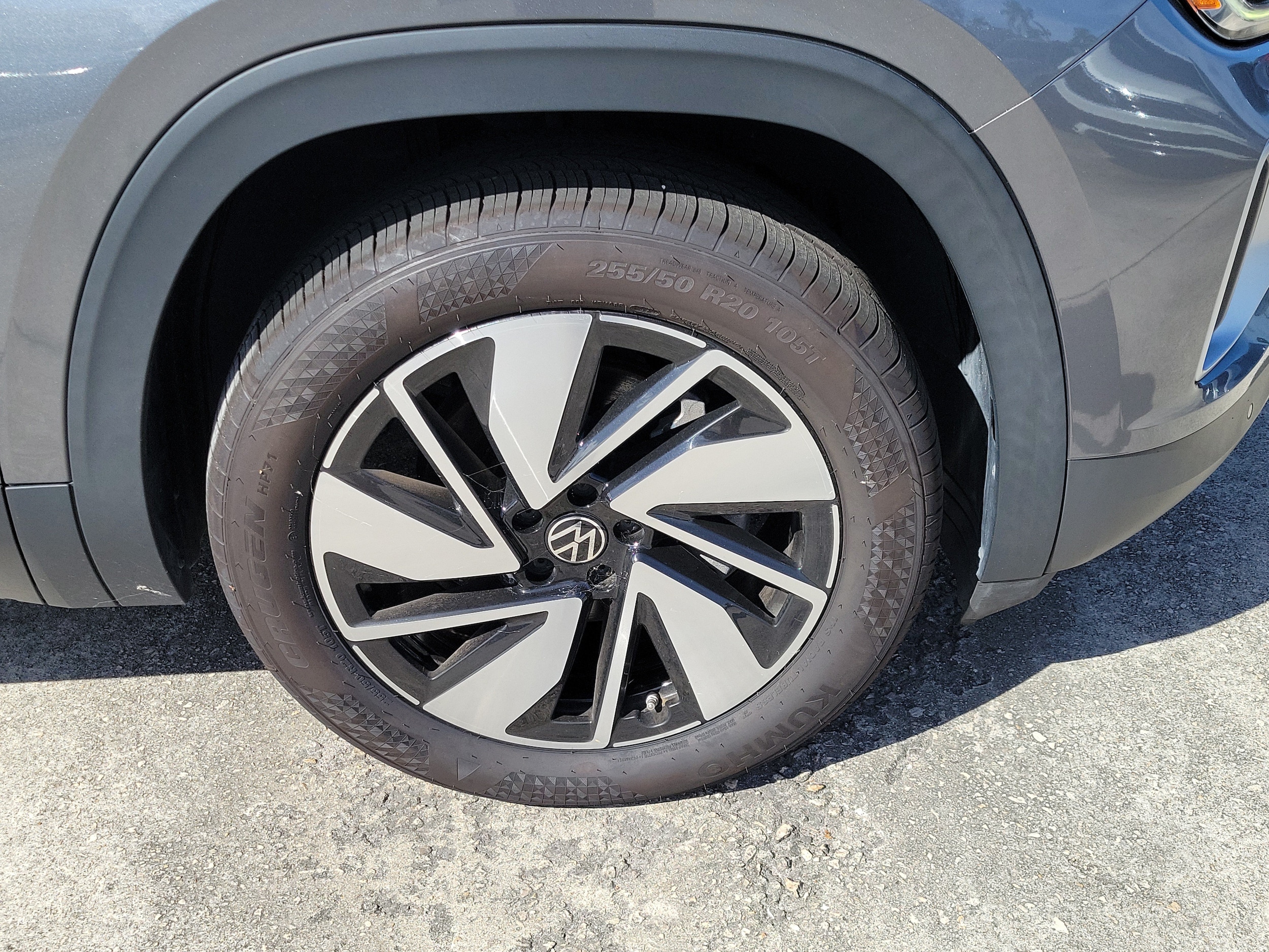 2024 Volkswagen Atlas SE w/Tech - Photo 11