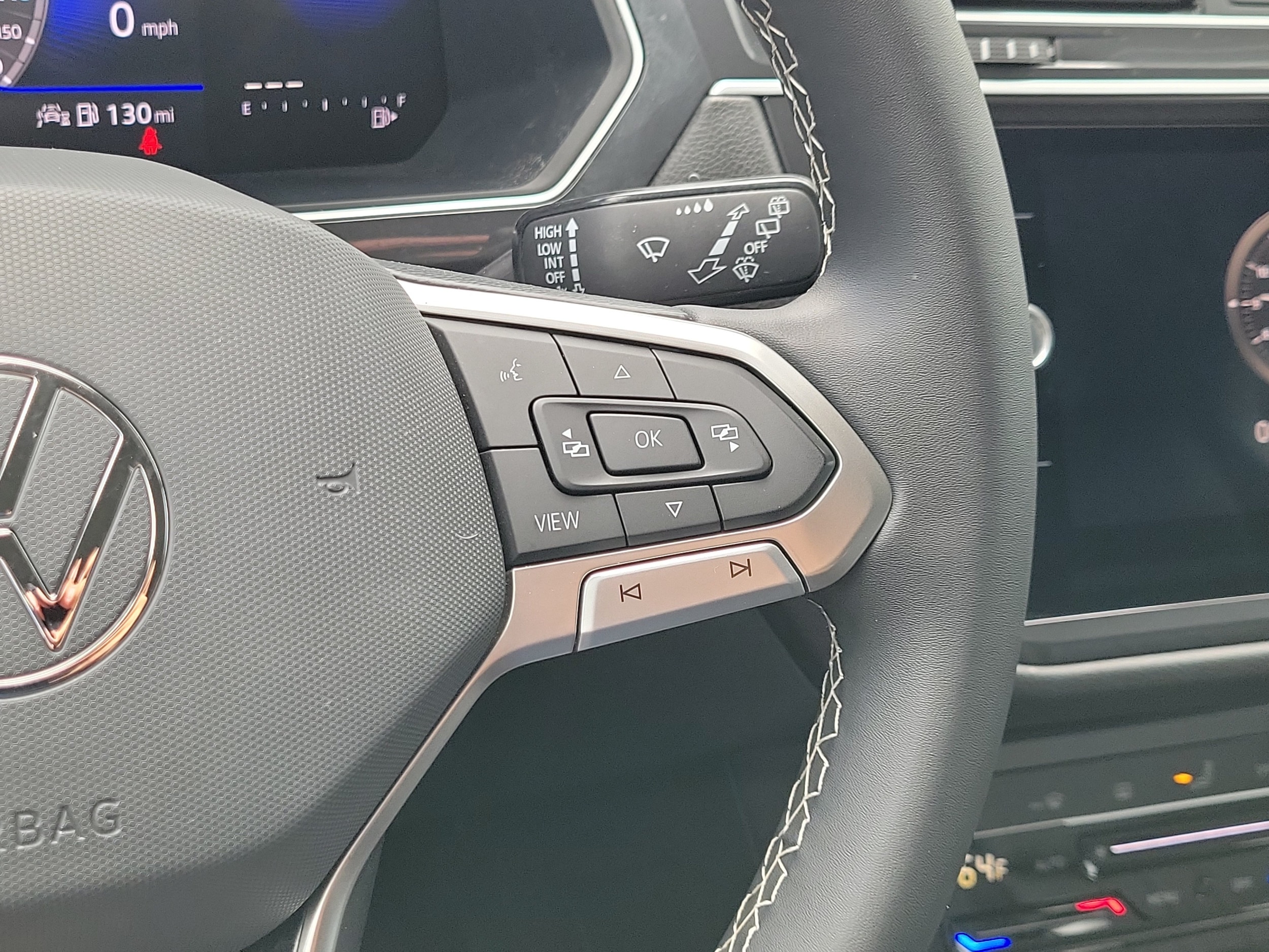 2023 Volkswagen Tiguan SE - Photo 22