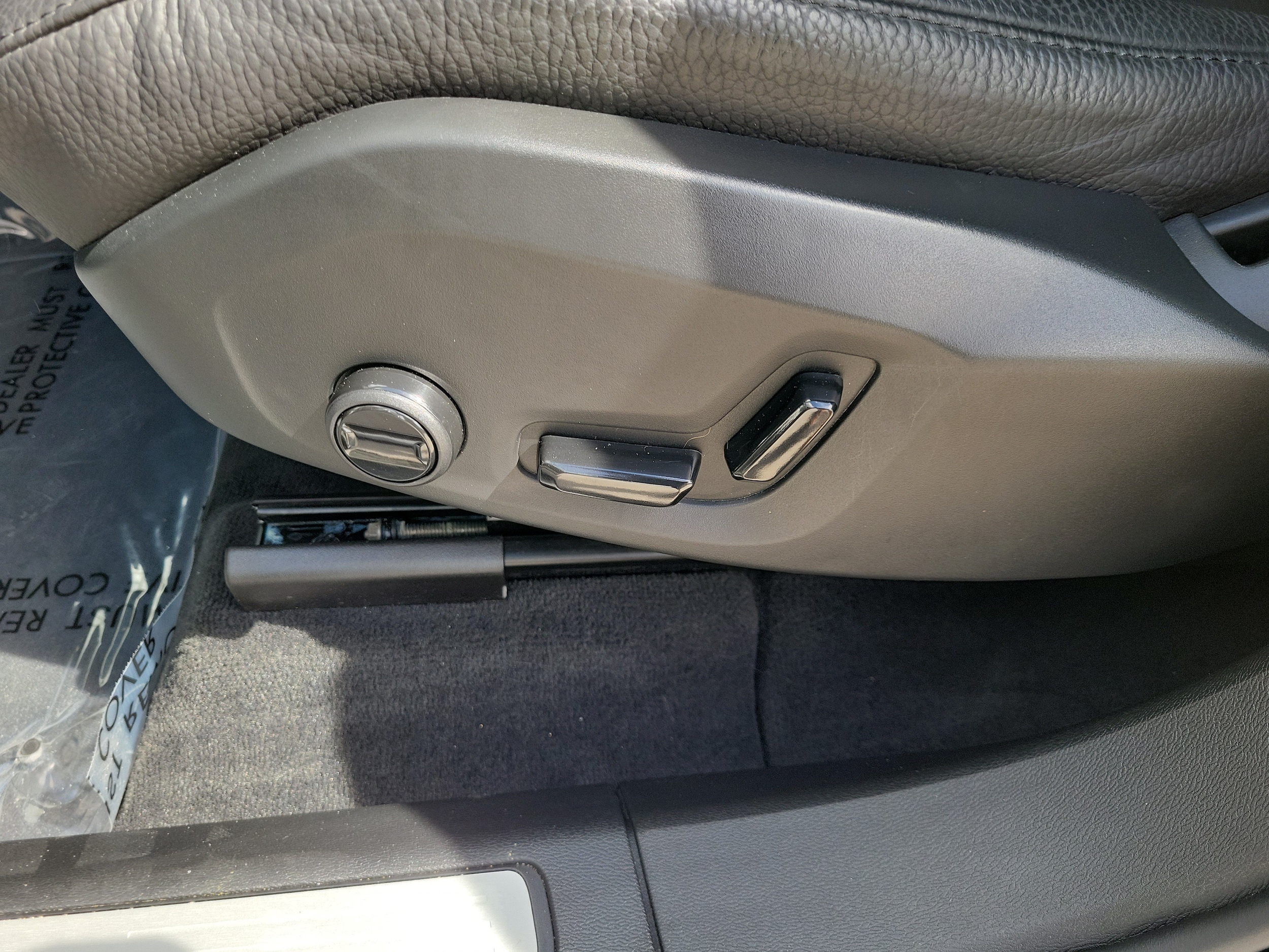 2024 Volvo XC60 Plus - Photo 17