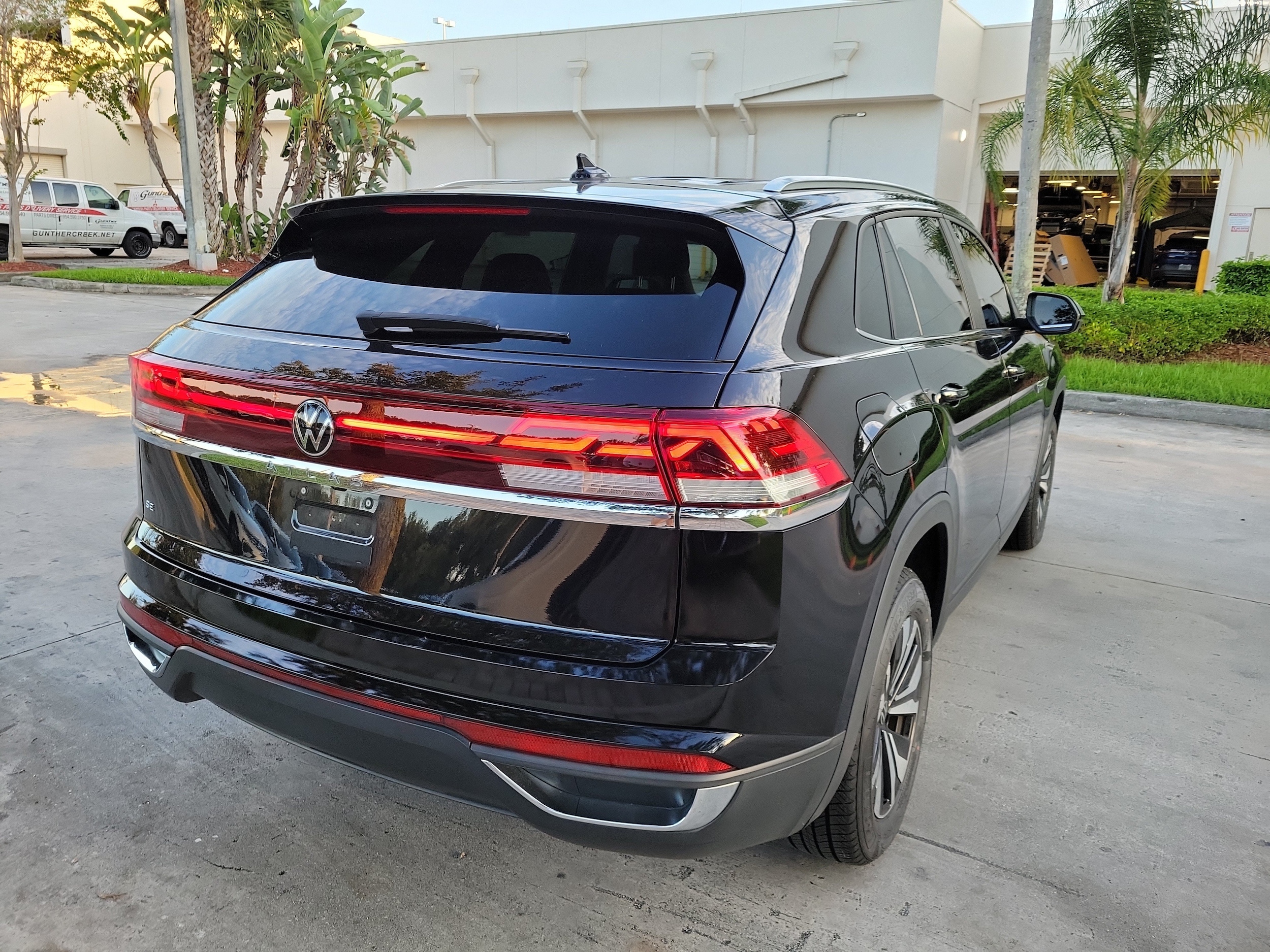 2024 Volkswagen Atlas Cross Sport SE - Photo 6