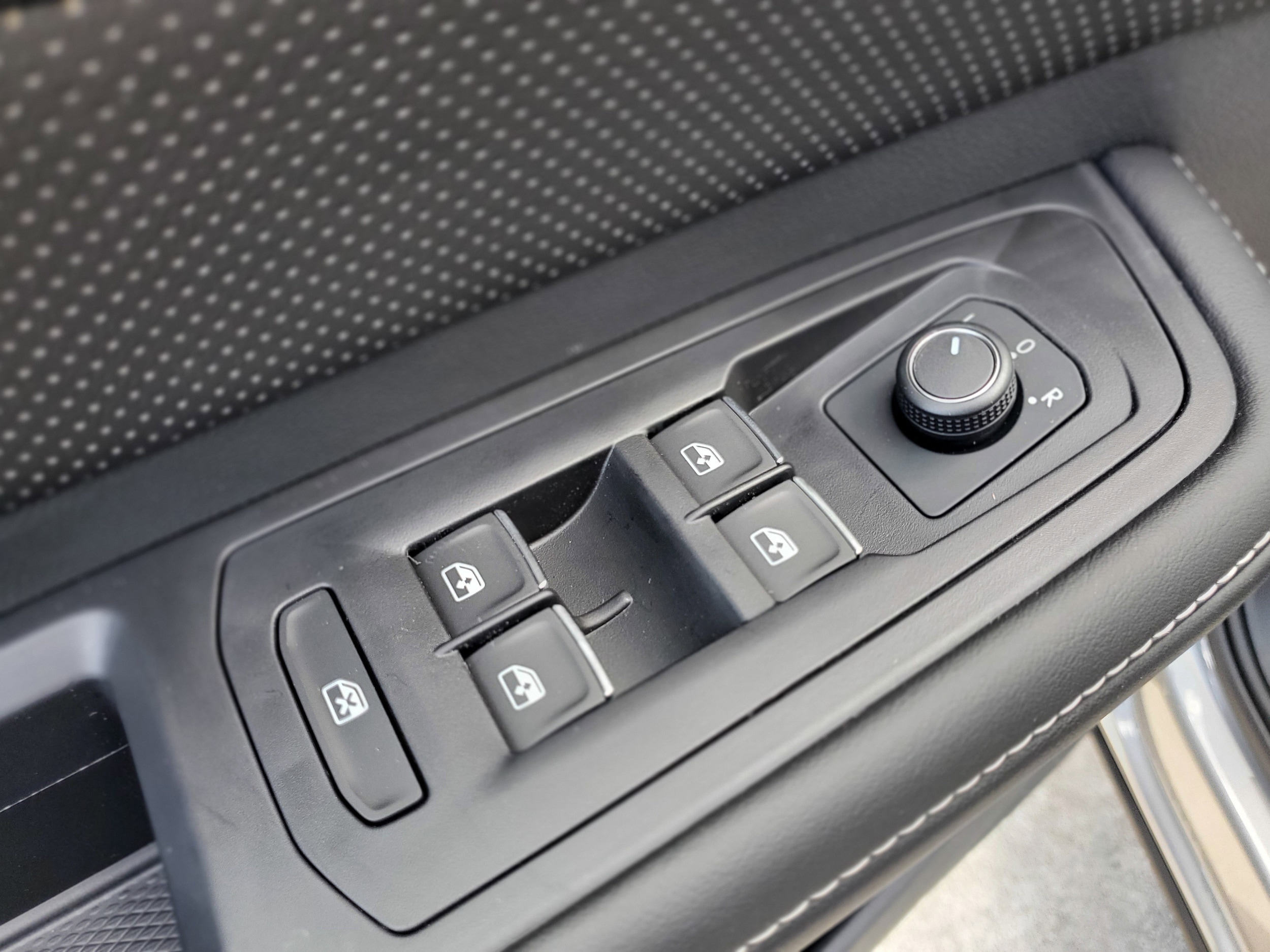 2026 Volkswagen Atlas SE w/Tech - Photo 14