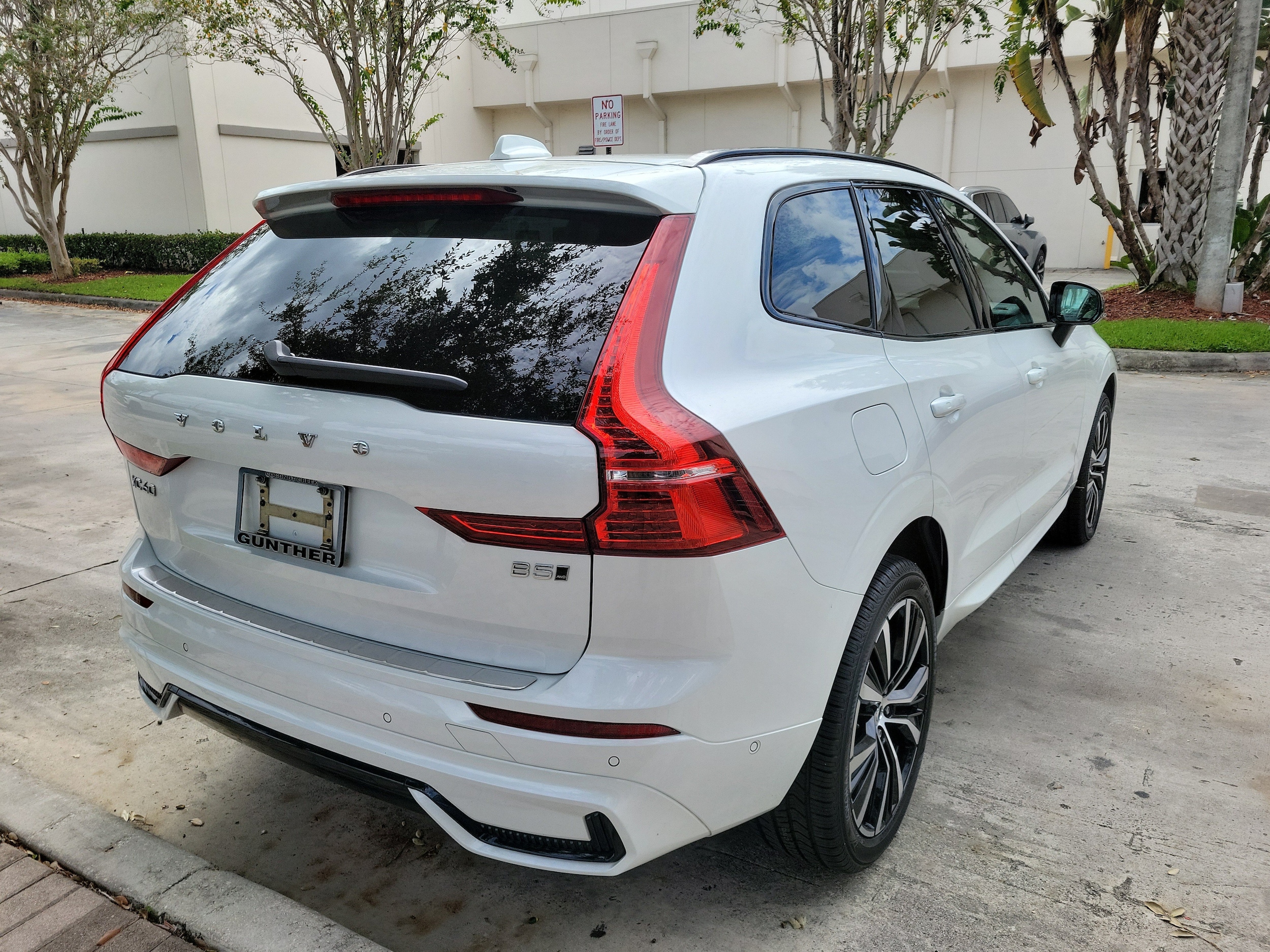 2024 Volvo XC60 Plus - Photo 8