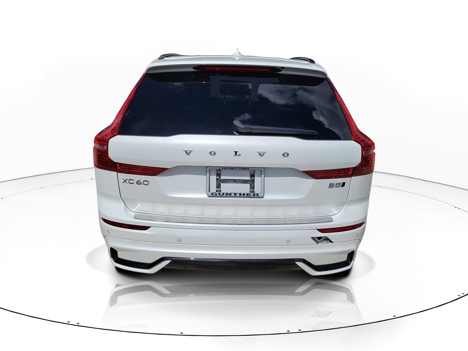 2024 Volvo XC60 Plus - Photo 8