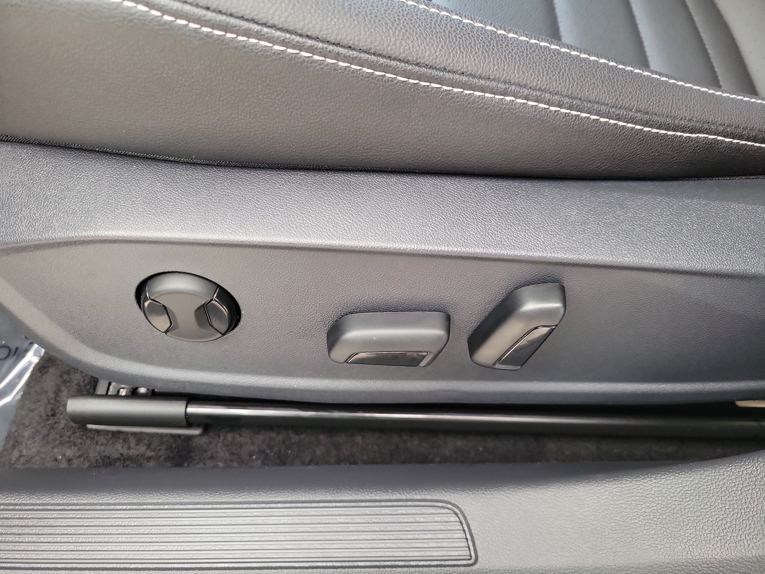 2024 Volkswagen Jetta SE - Photo 16
