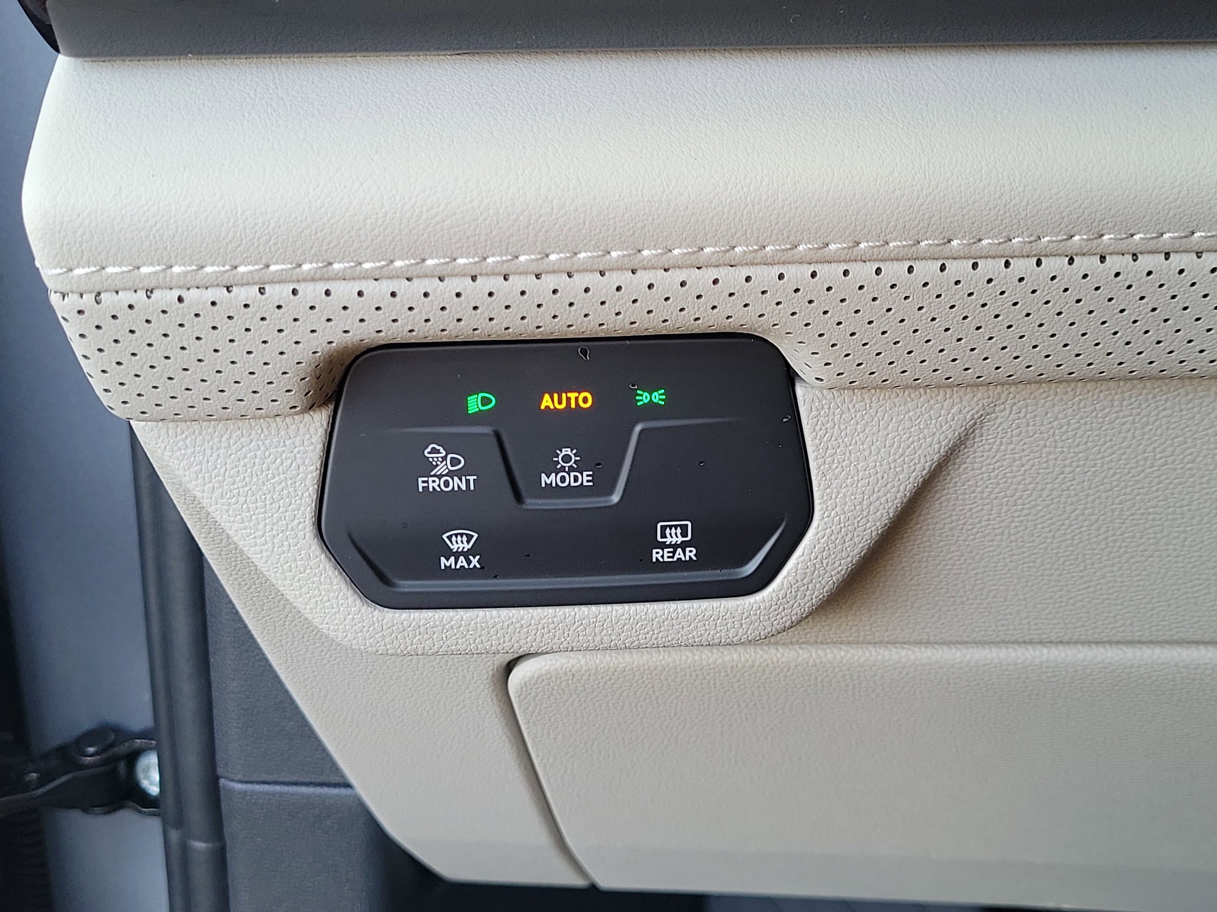 2026 Volkswagen Atlas SE - Photo 17
