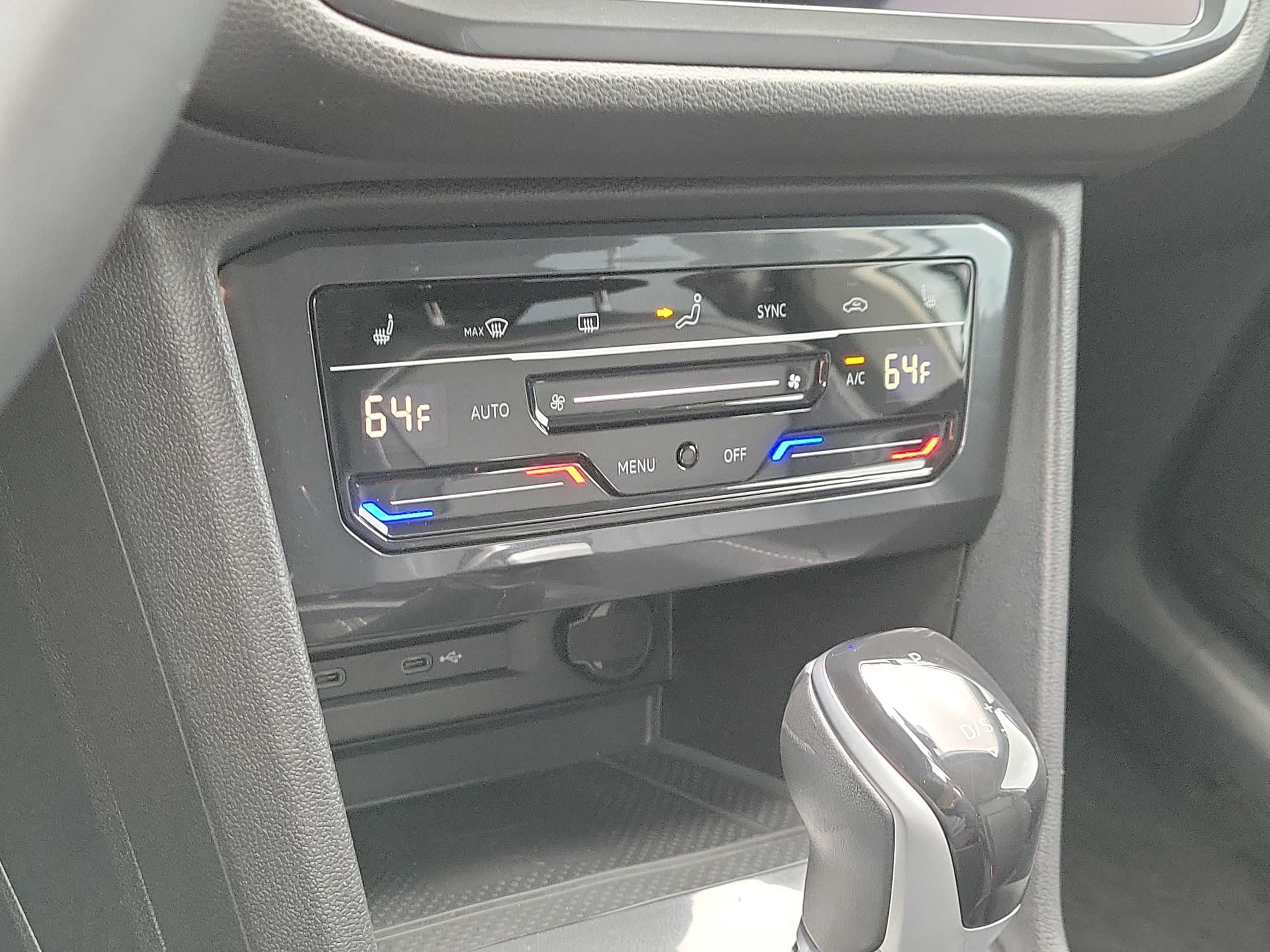 2023 Volkswagen Tiguan SE - Photo 25
