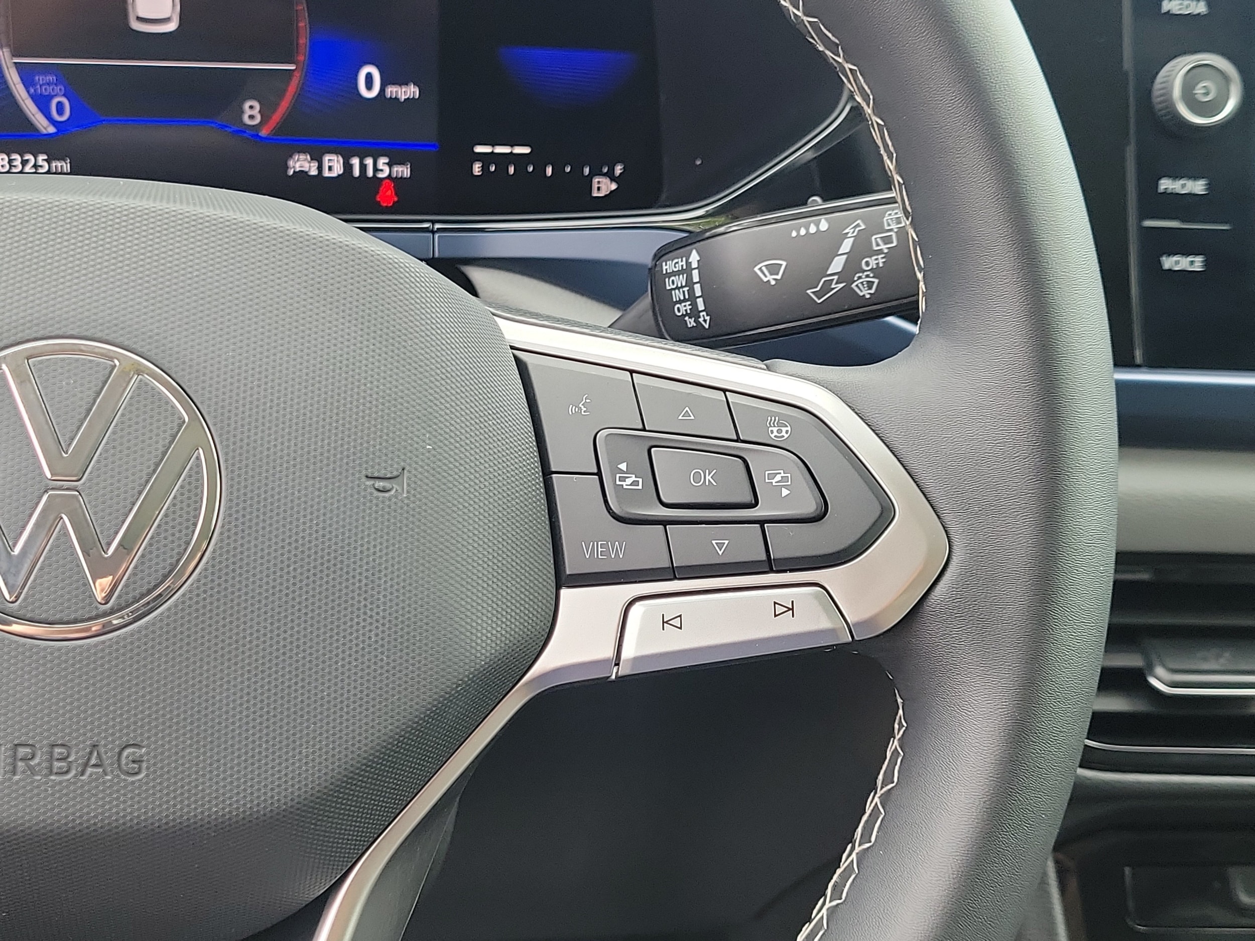 2023 Volkswagen Taos SE - Photo 24