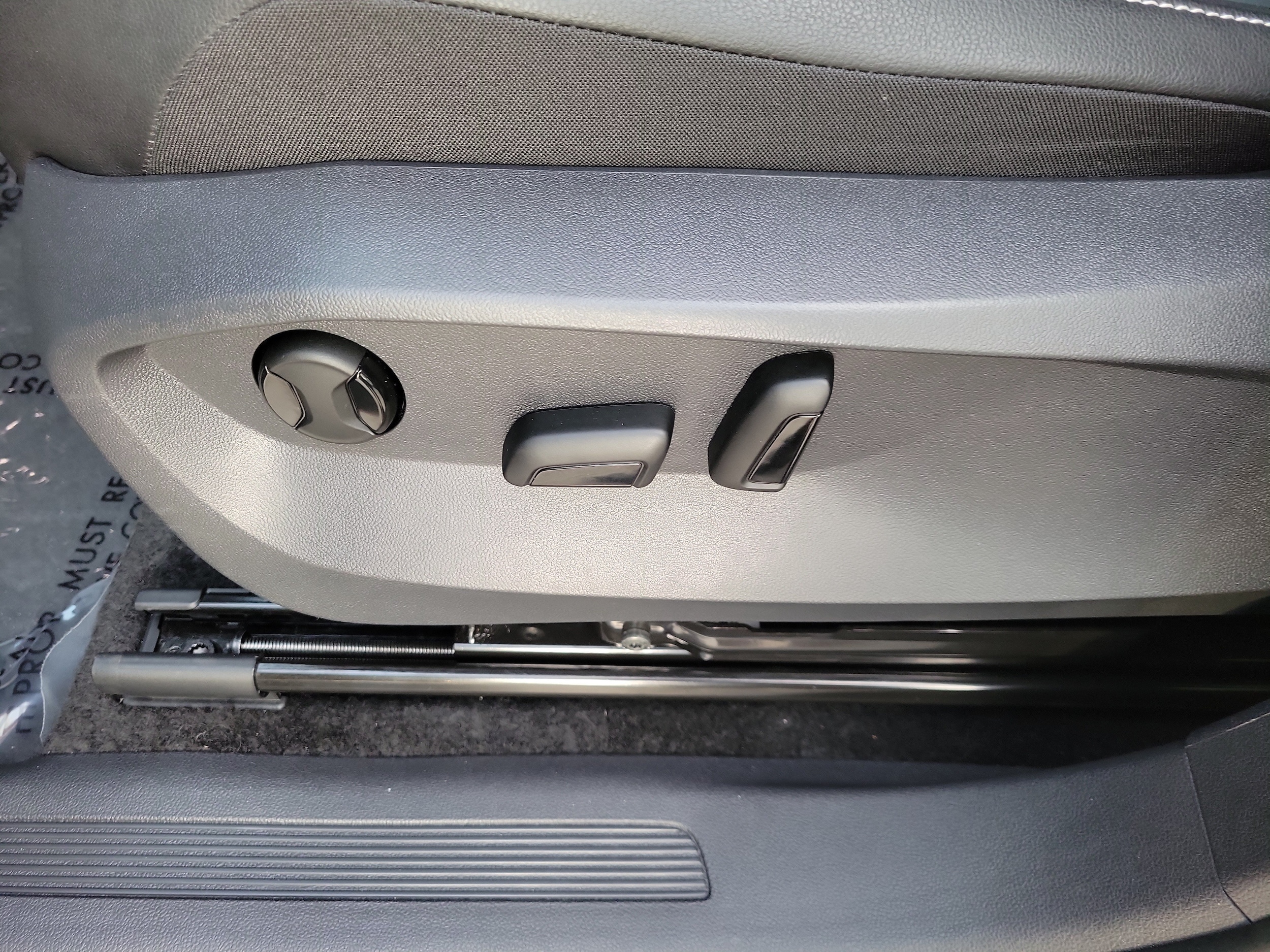 2023 Volkswagen Tiguan SE - Photo 17