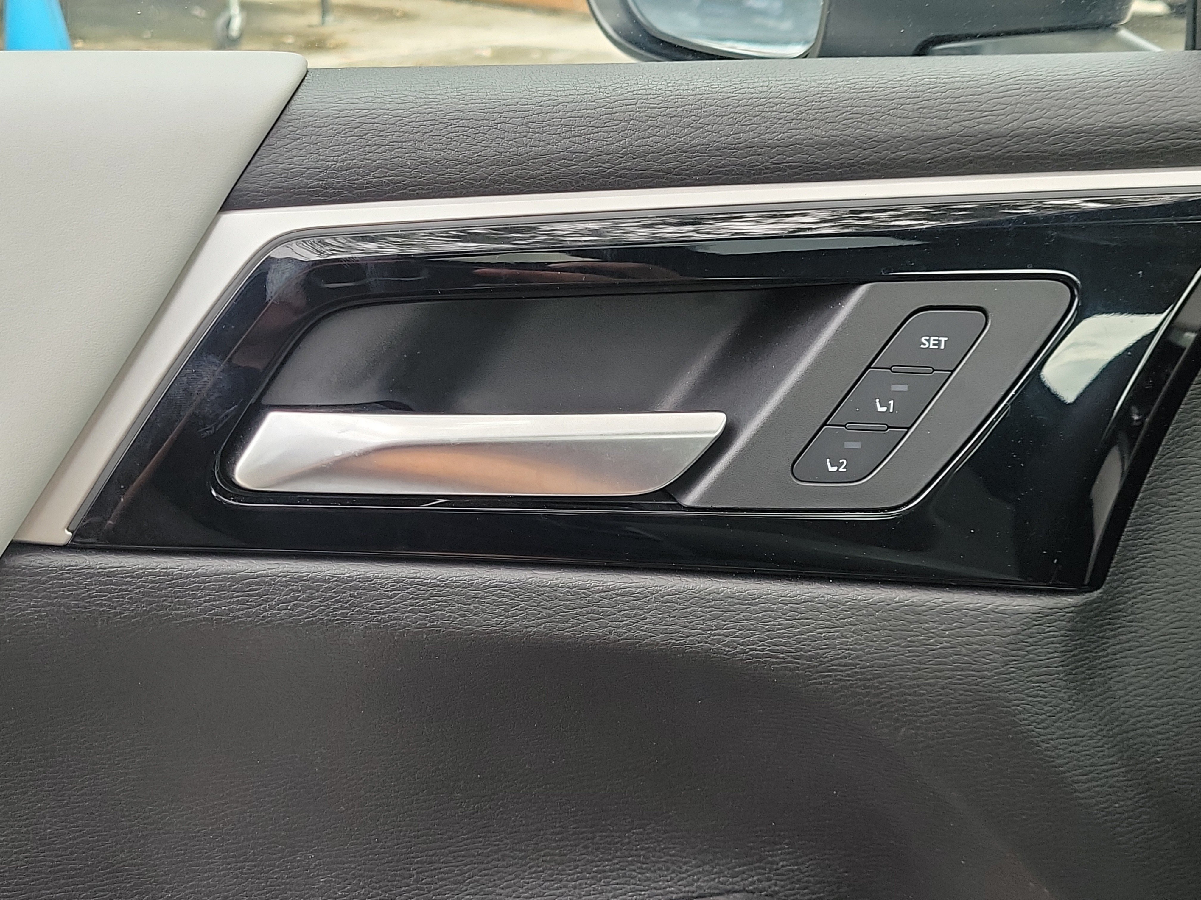 2023 Mitsubishi Outlander SEL - Photo 24