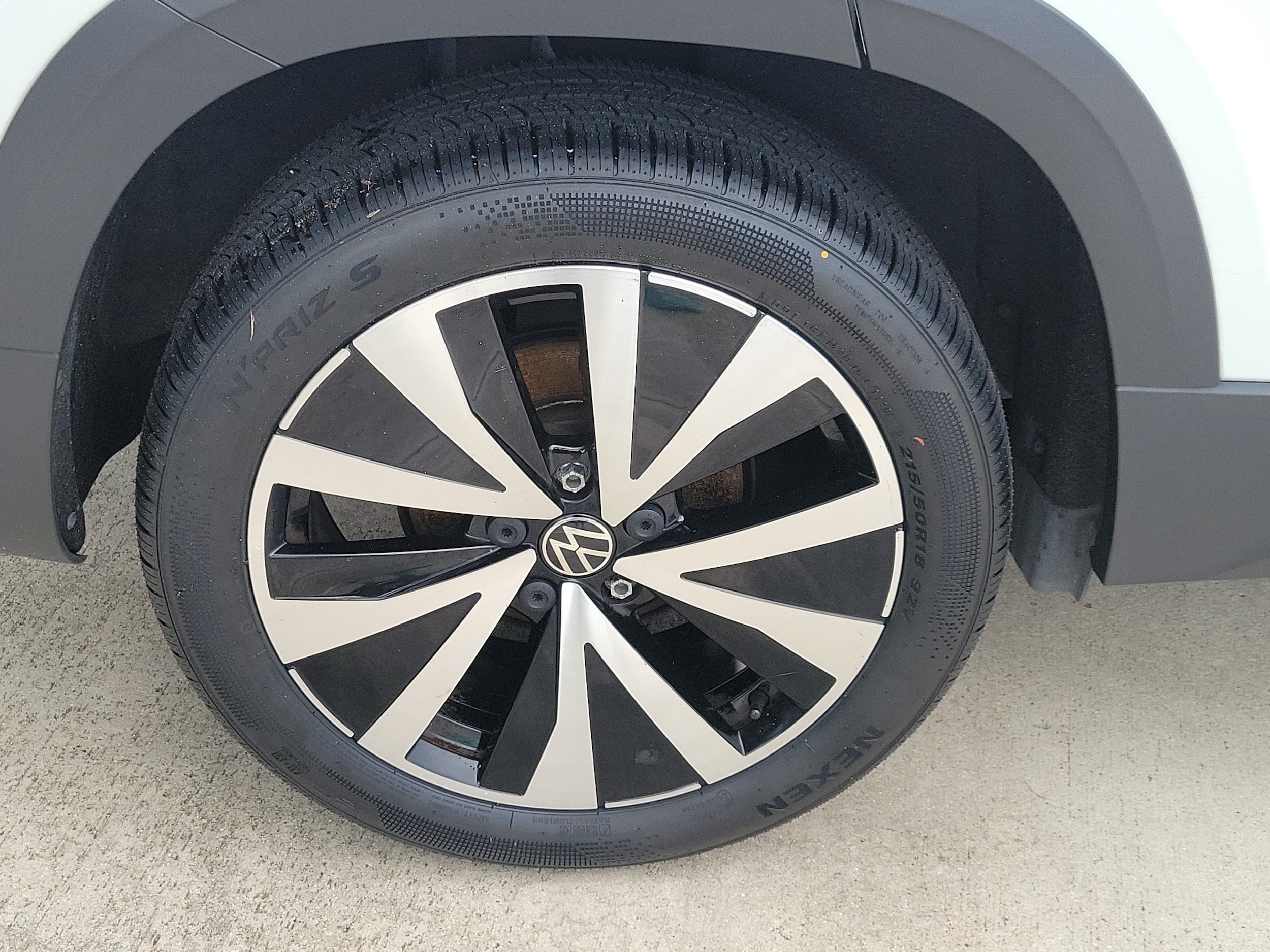 2023 Volkswagen Taos SE - Photo 10
