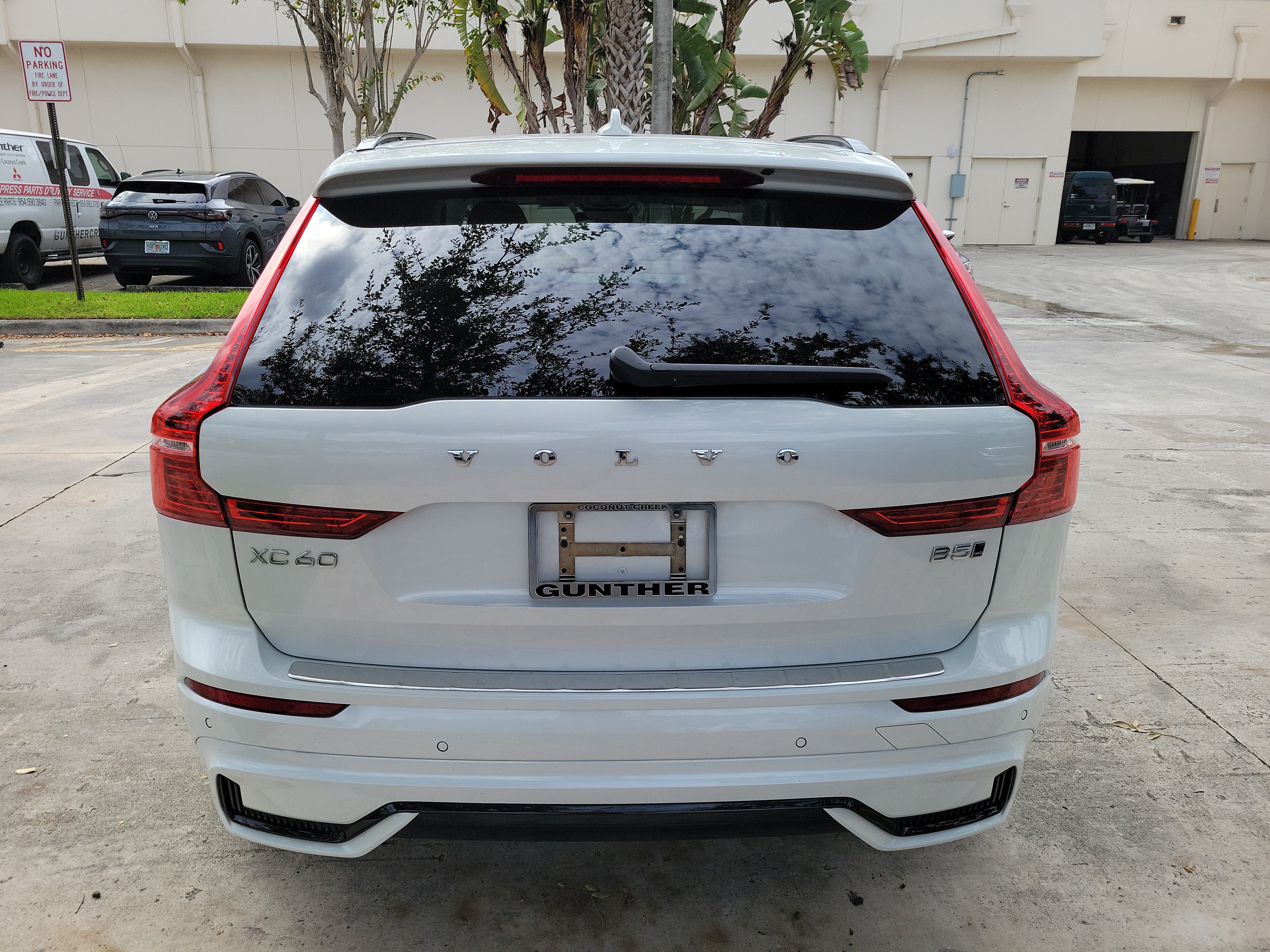 2024 Volvo XC60 Plus - Photo 7