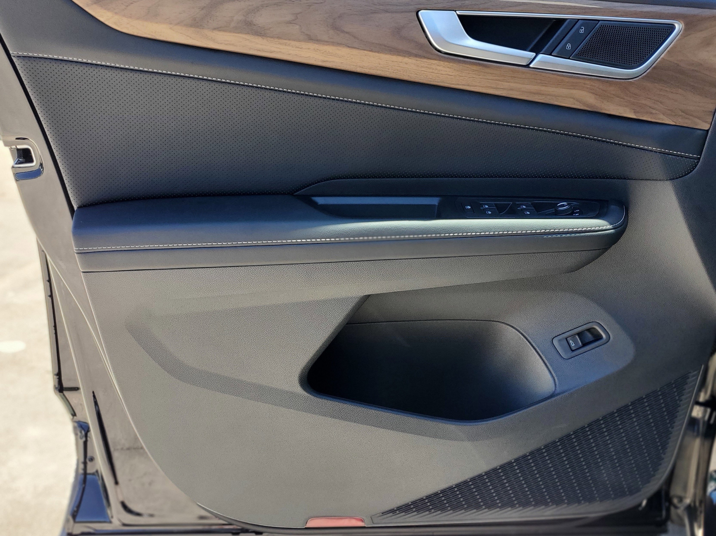 2026 Volkswagen Atlas SE w/Tech - Photo 11