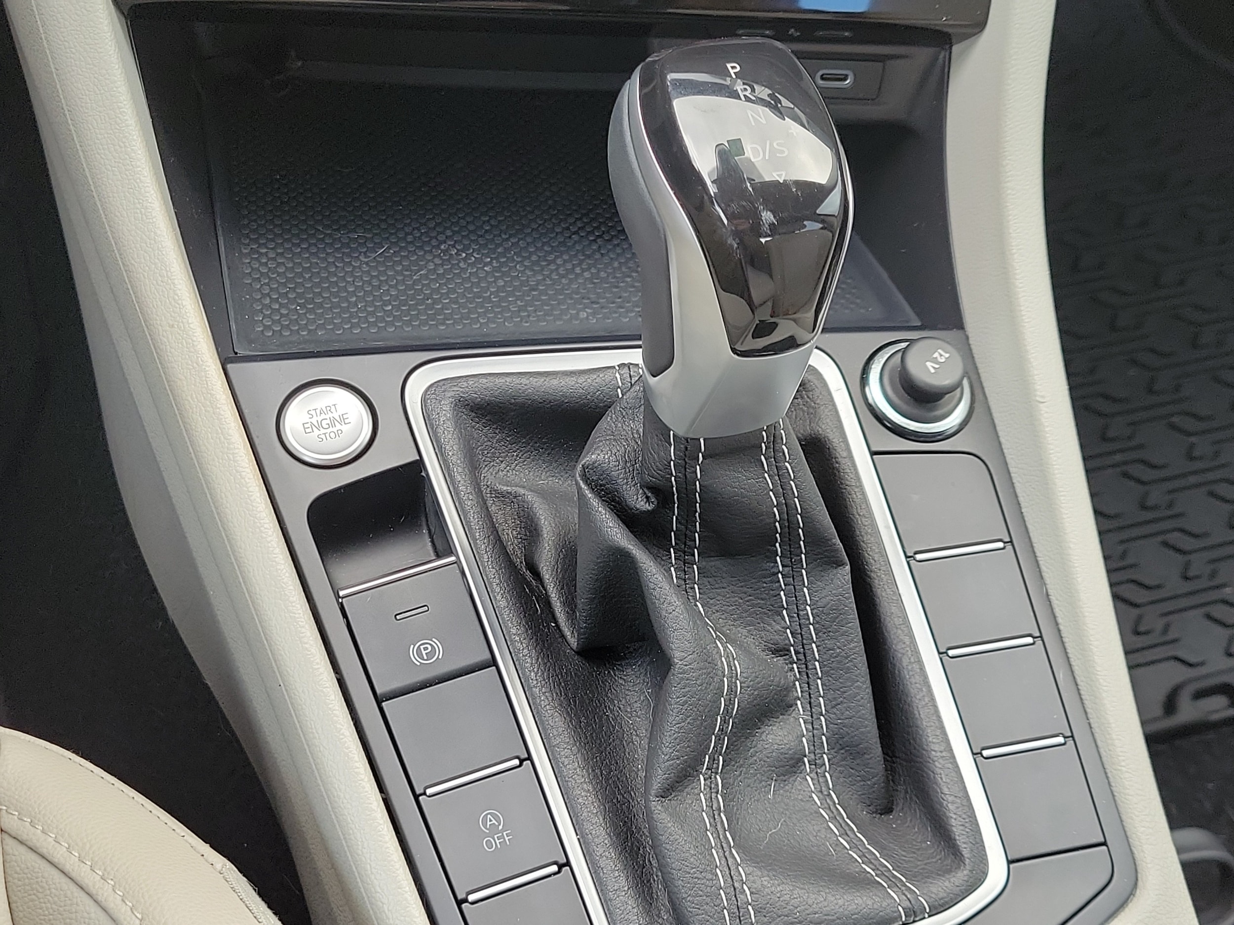 2023 Volkswagen Jetta SE - Photo 27