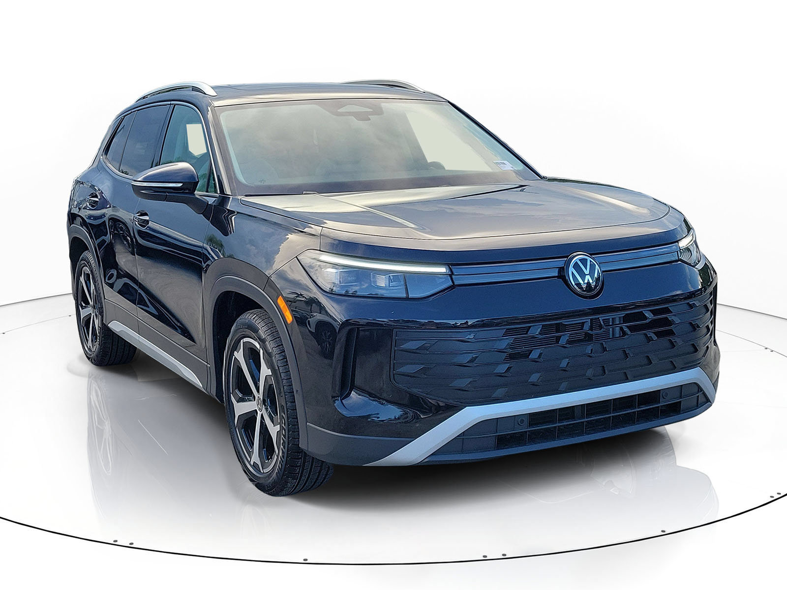 New 2026 Volkswagen Tiguan SE SUV