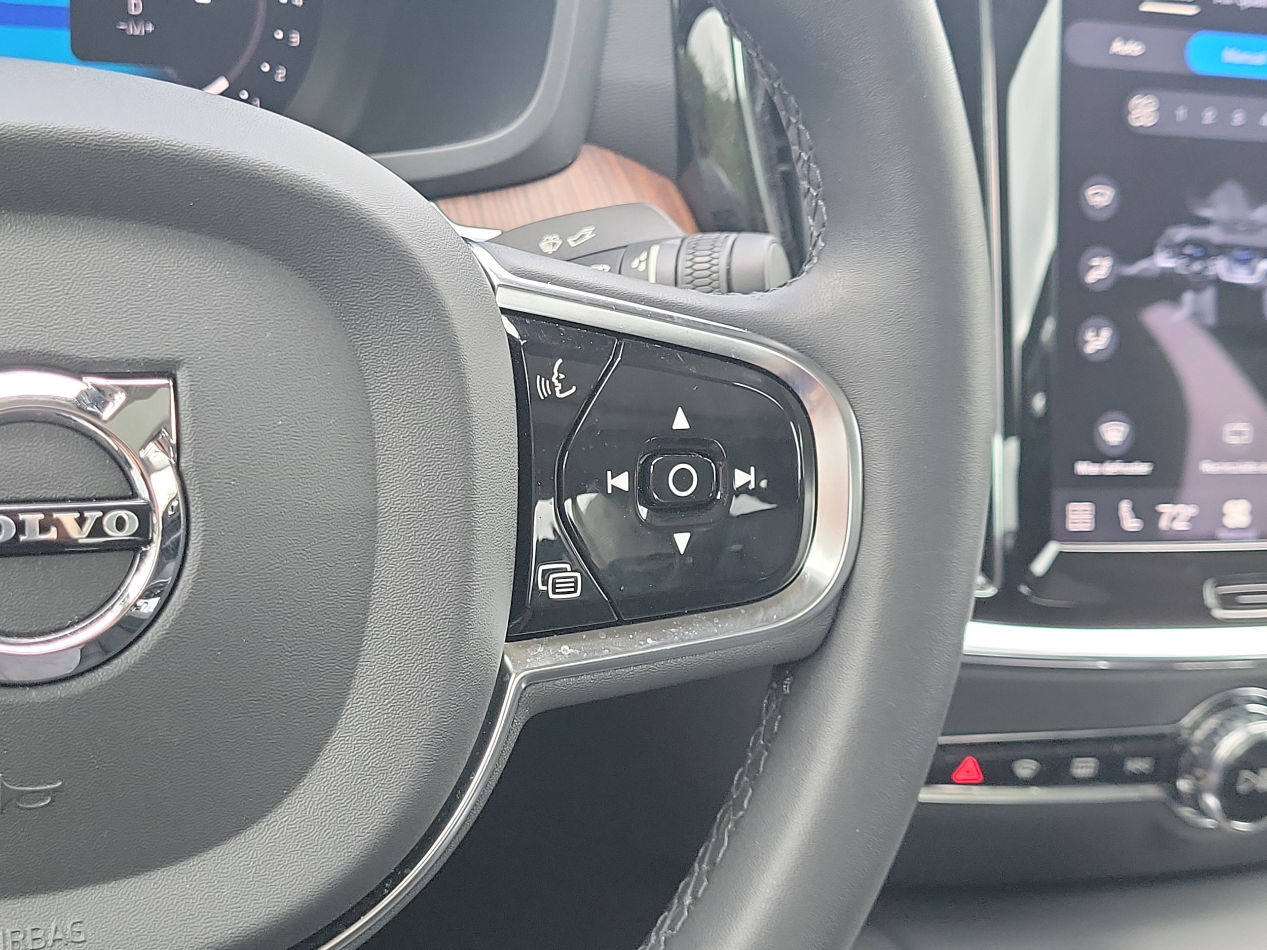 2024 Volvo S60 Plus - Photo 25