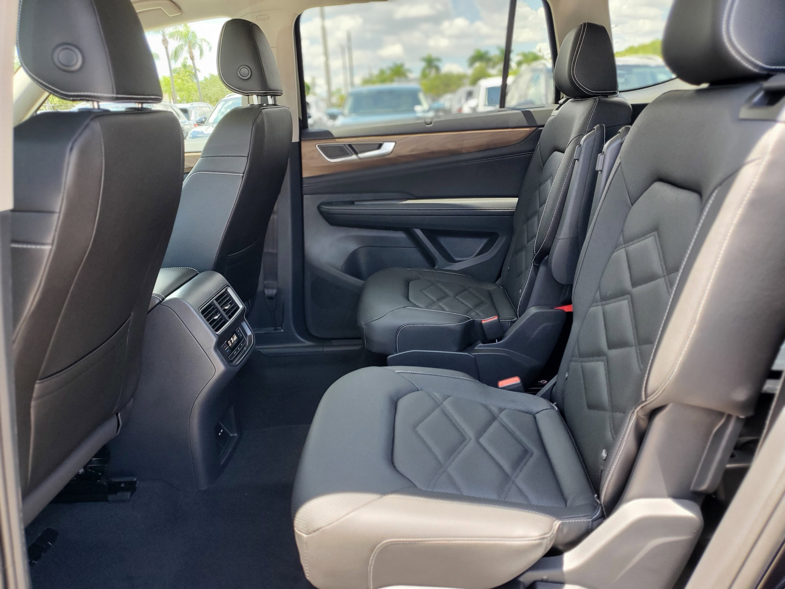 2026 Volkswagen Atlas SE w/Tech - Photo 6