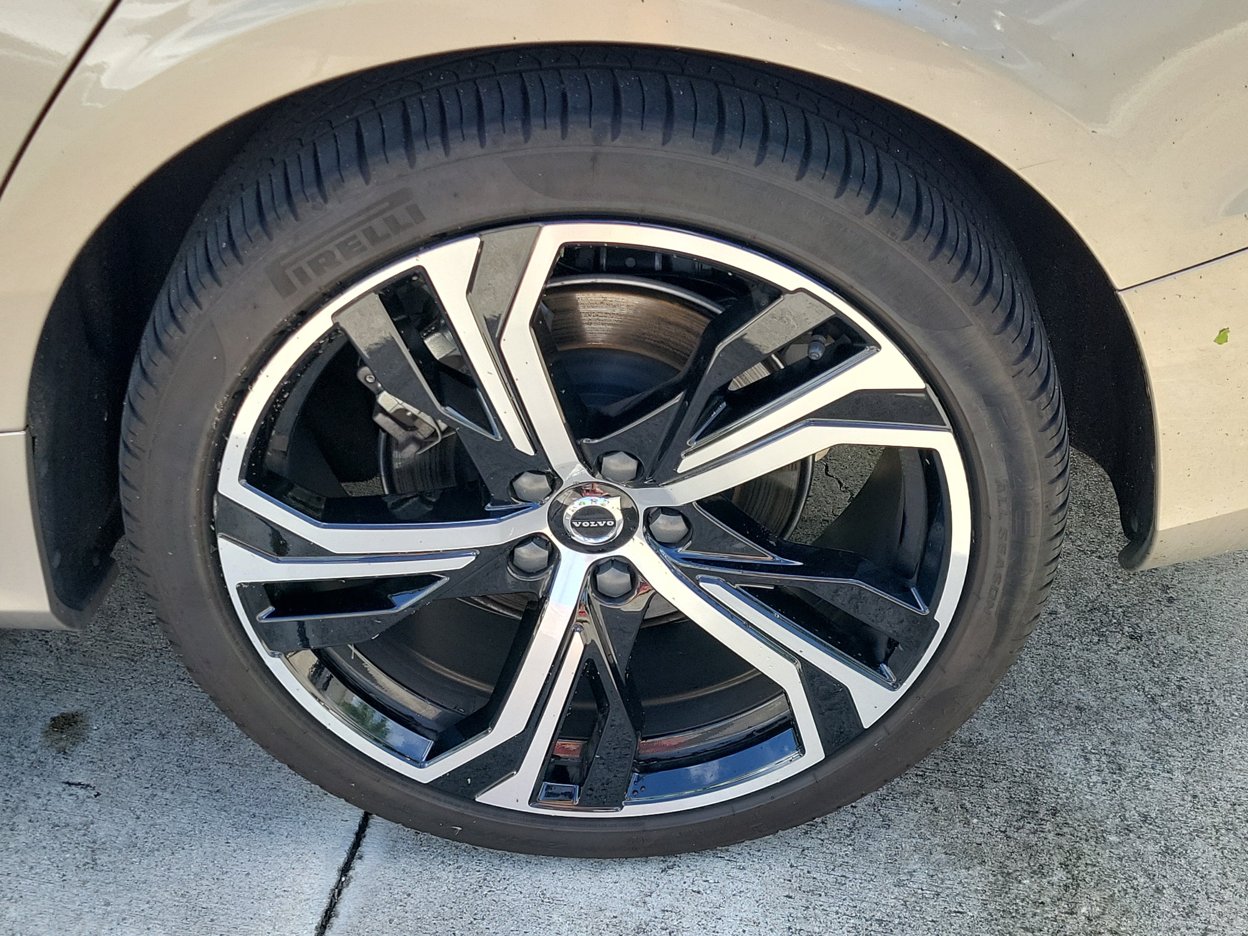 2024 Volvo S60 Plus - Photo 5