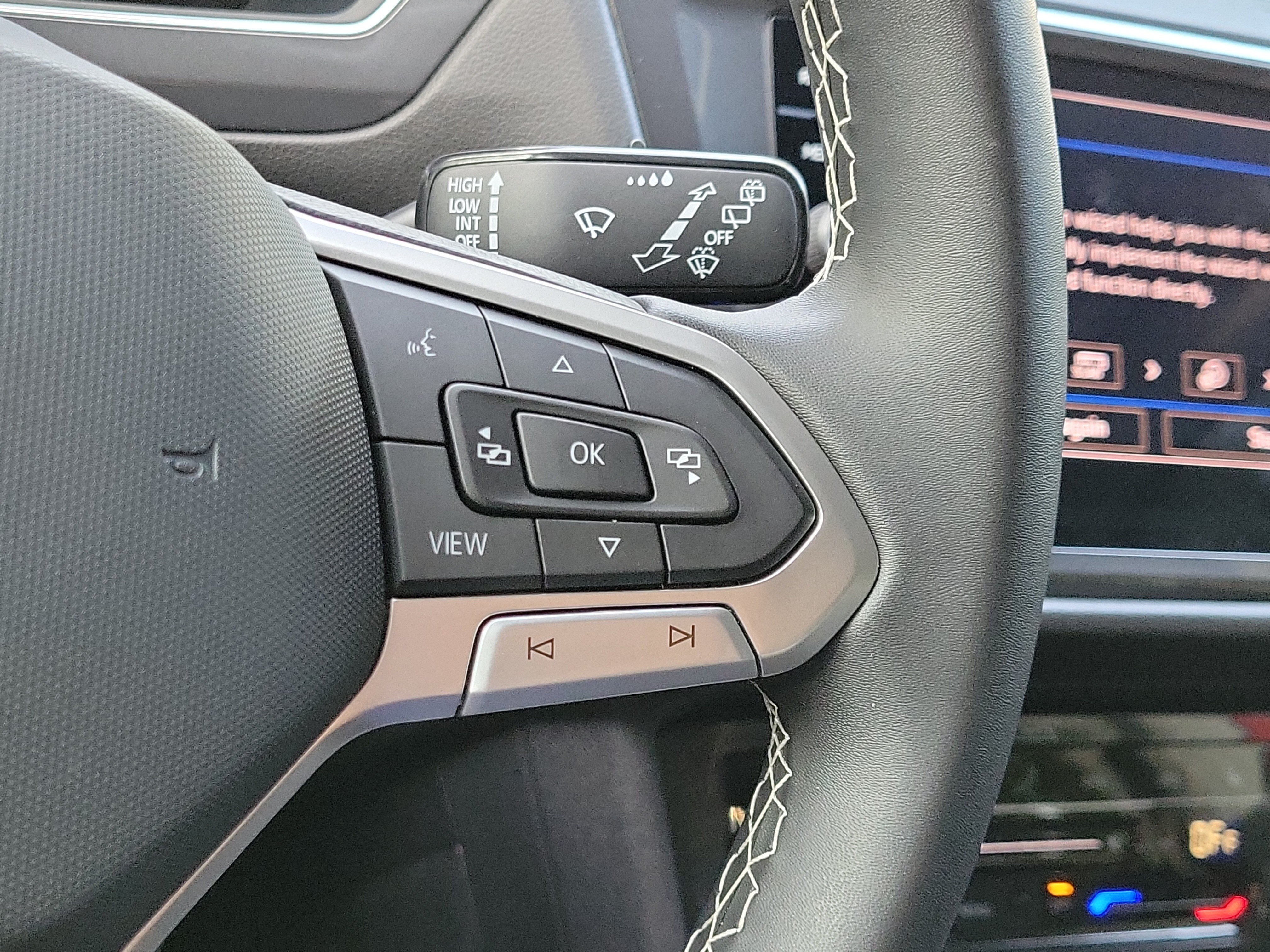 2023 Volkswagen Tiguan SE - Photo 25