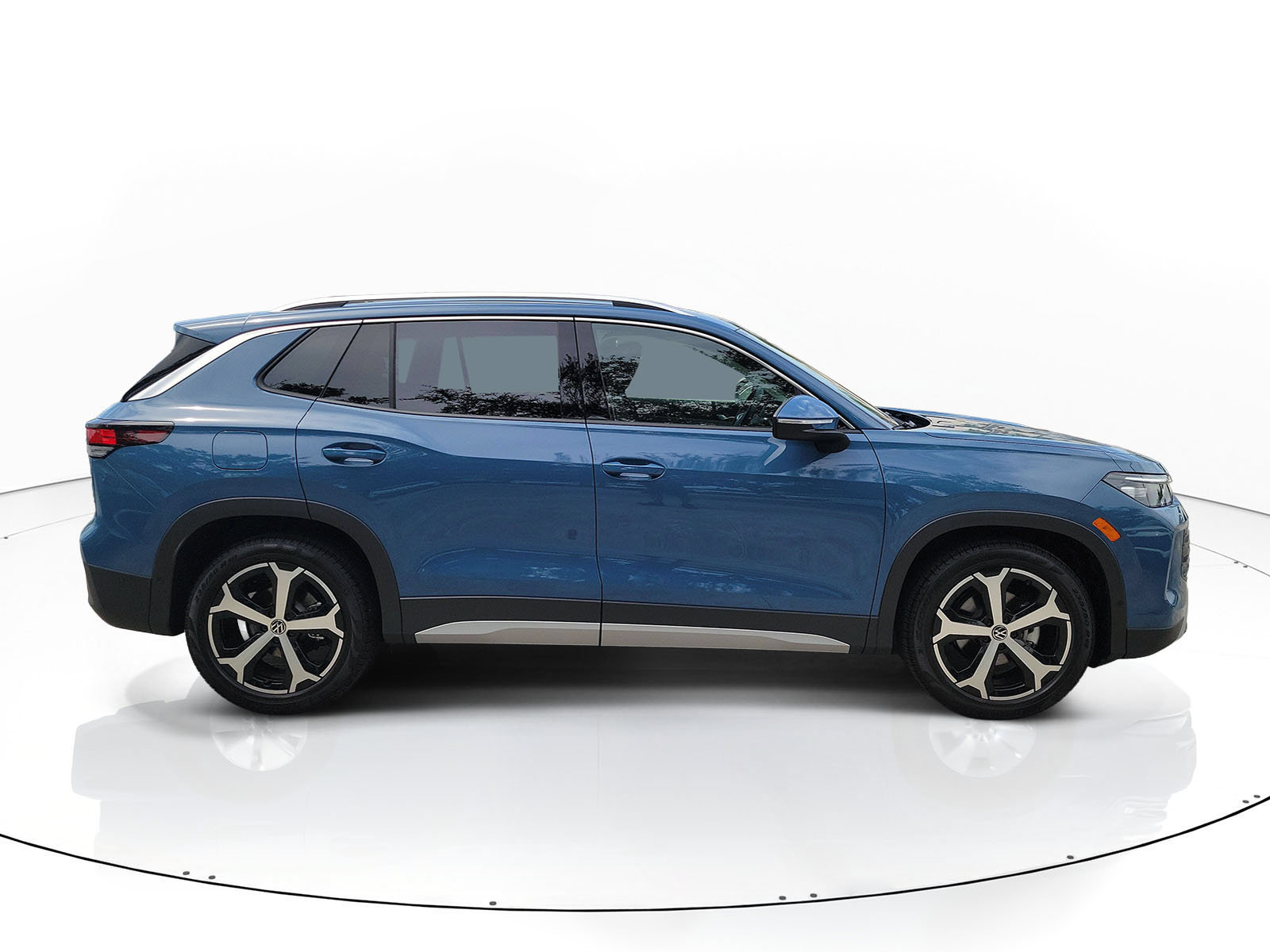 New 2026 Volkswagen Tiguan SE SUV