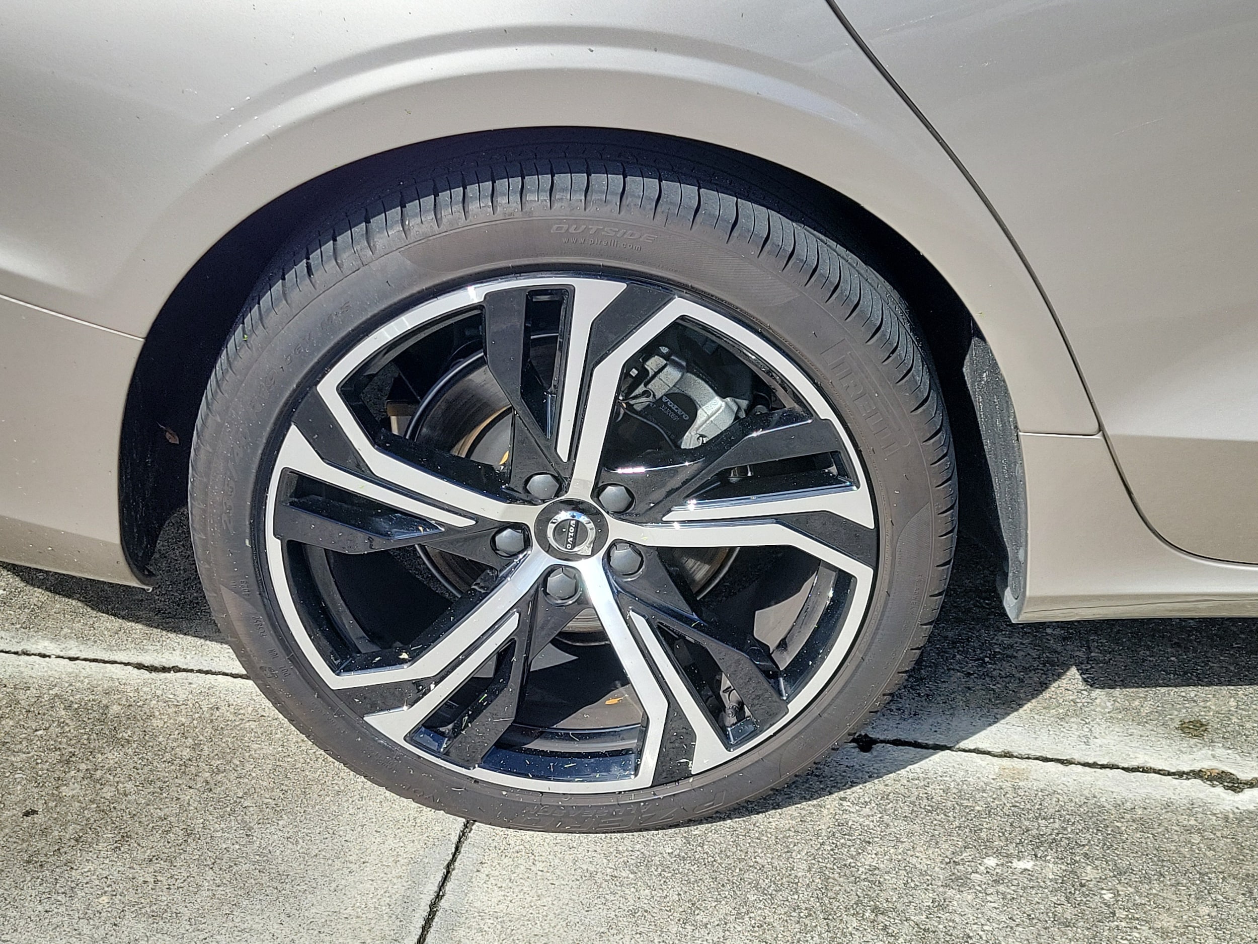 2024 Volvo S60 Plus - Photo 9