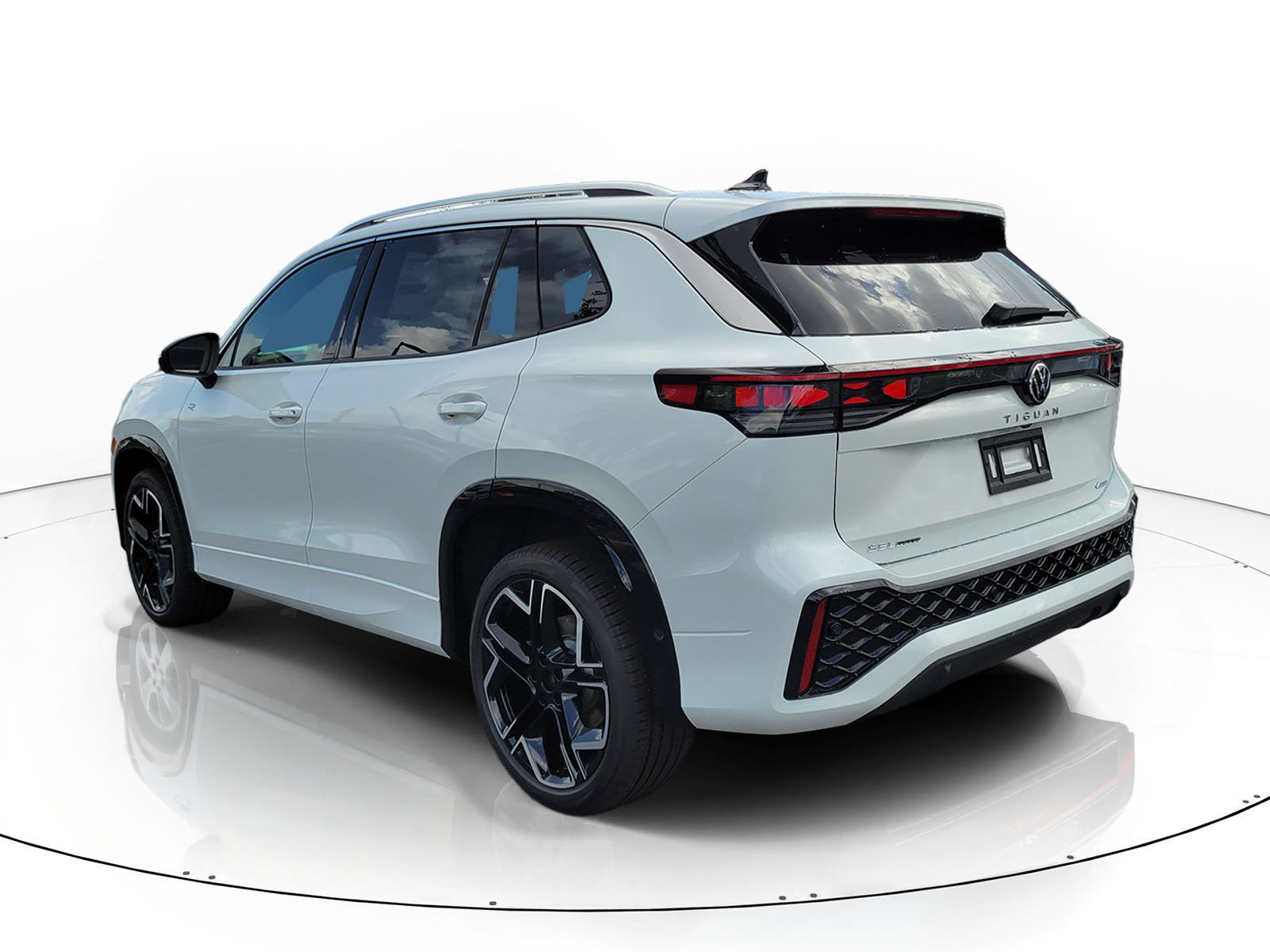 New 2026 Volkswagen Tiguan SEL R-Line Turbo SUV
