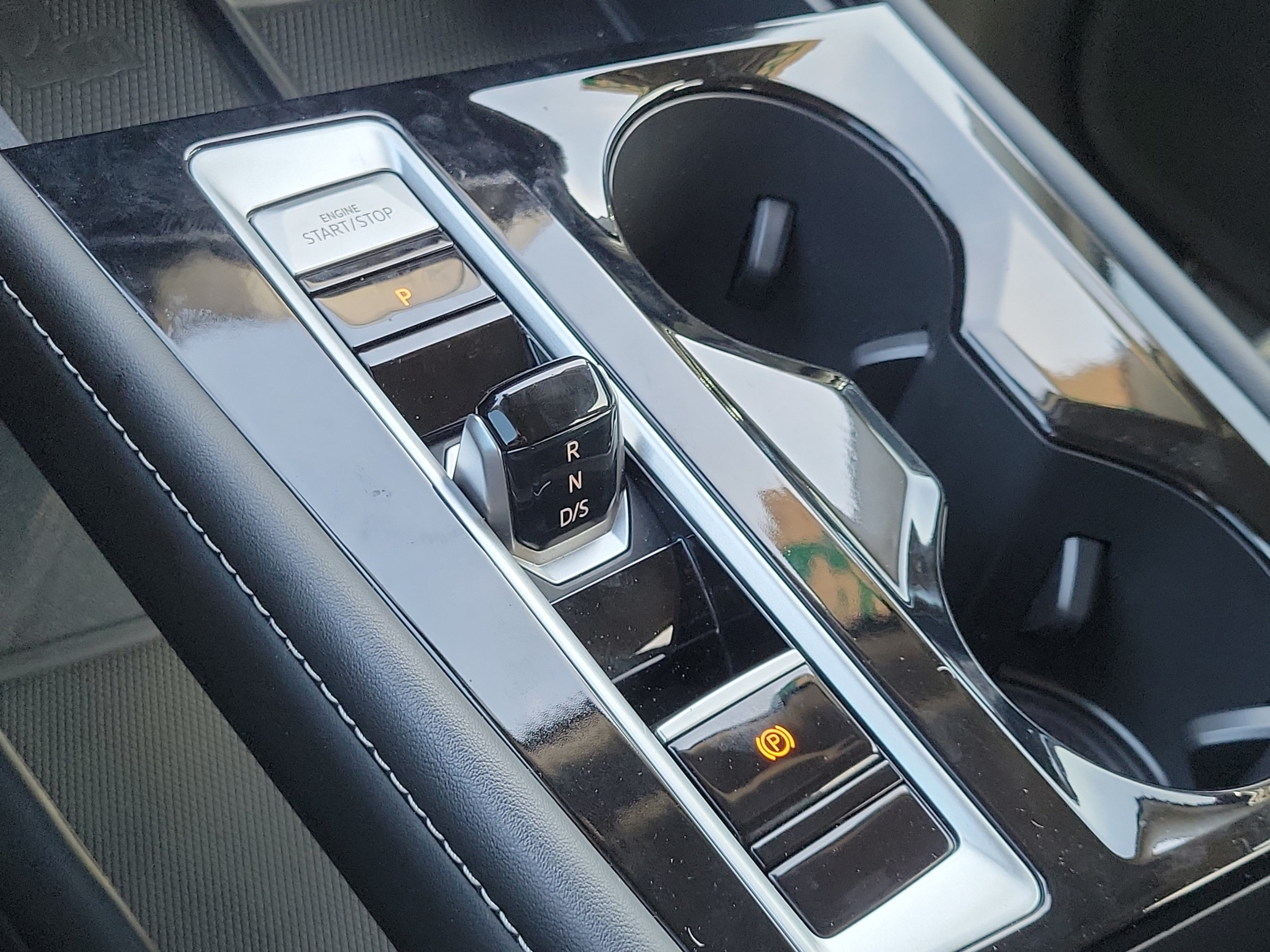 2024 Volkswagen Atlas SE w/Tech - Photo 22