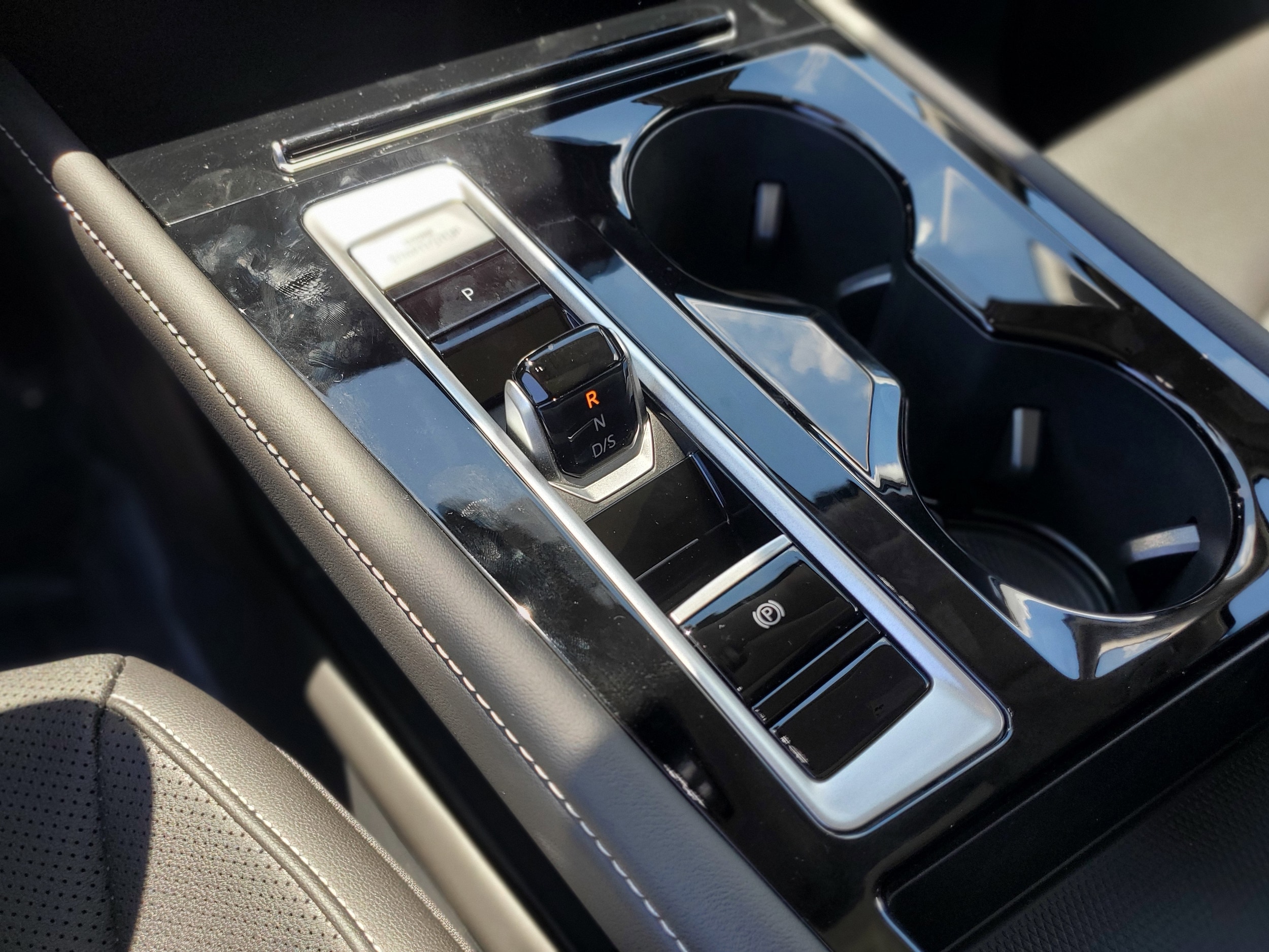 2026 Volkswagen Atlas SE w/Tech - Photo 18