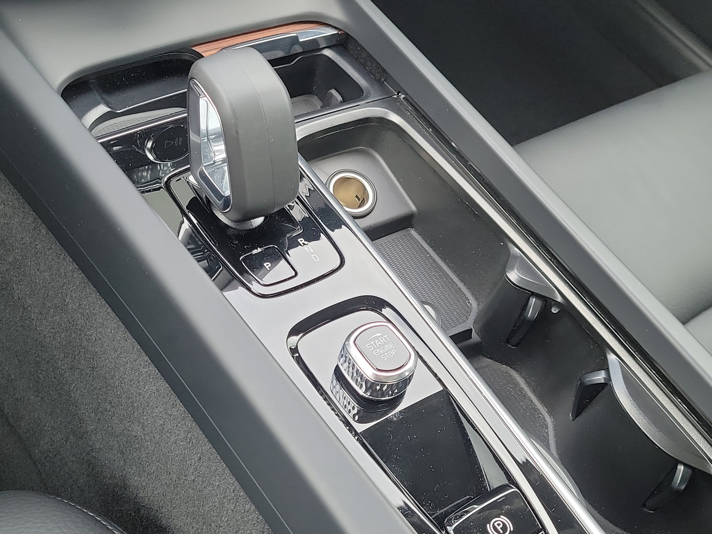 2024 Volvo S60 Plus - Photo 29