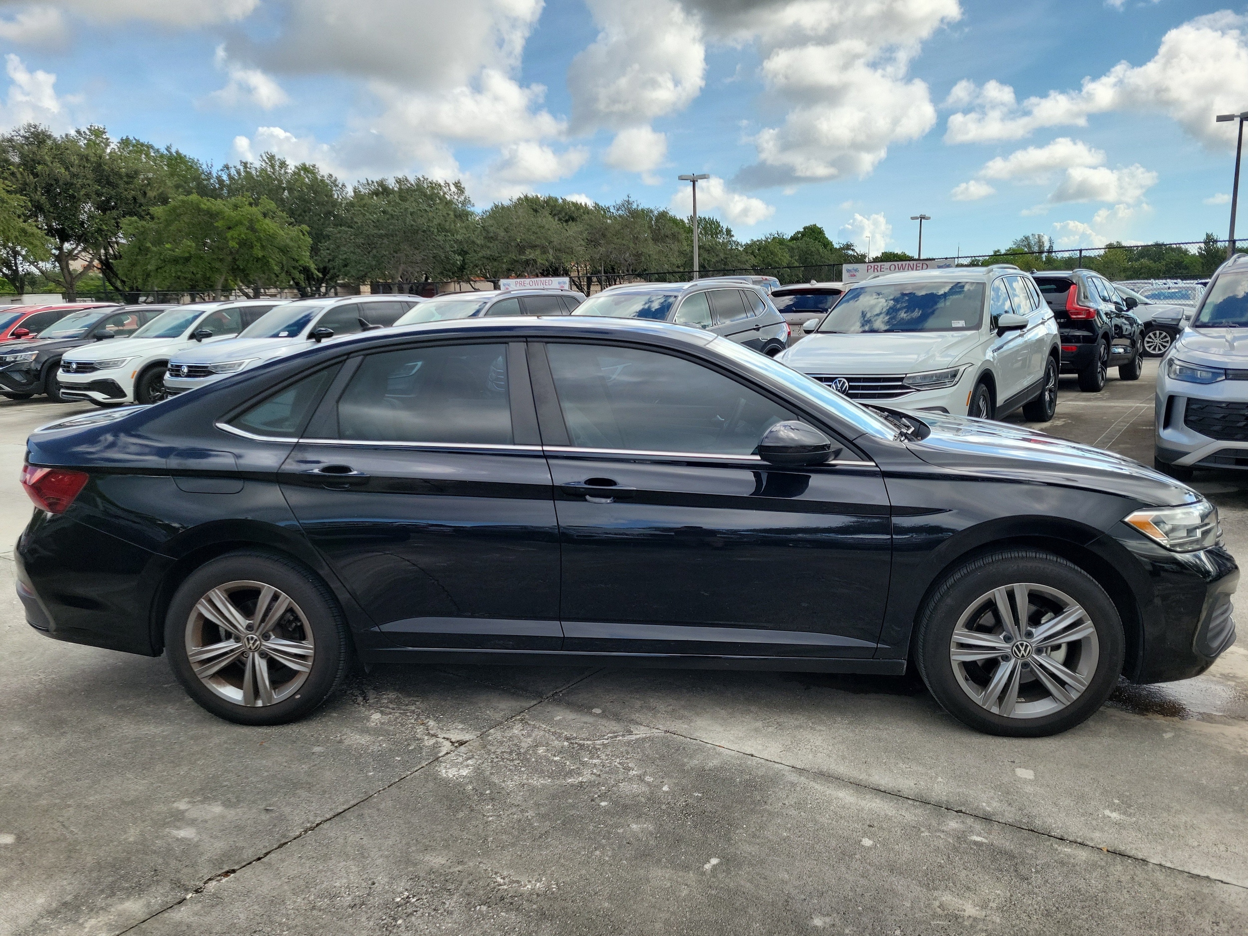 2023 Volkswagen Jetta SE - Photo 8