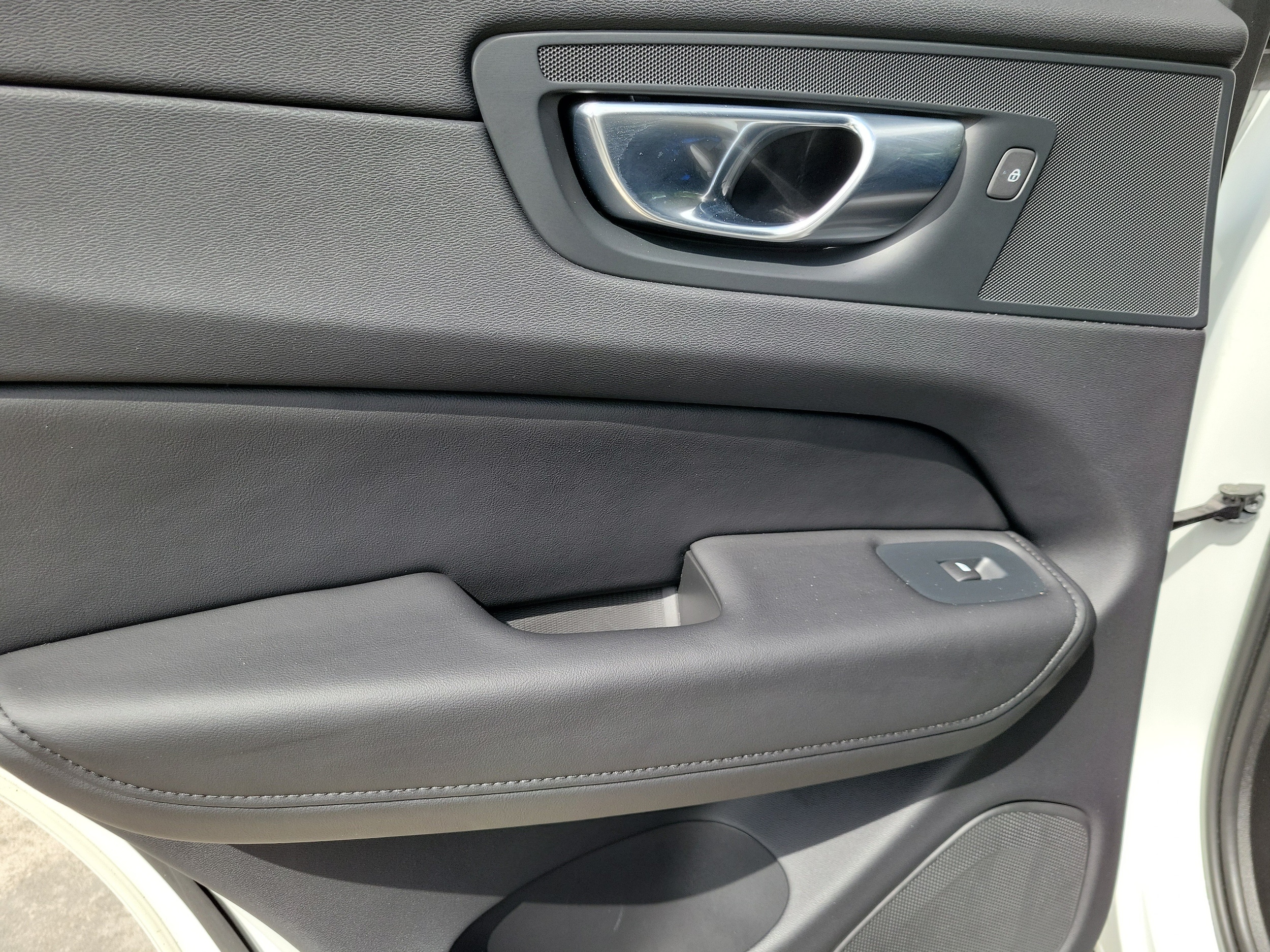 2024 Volvo XC60 Plus - Photo 15