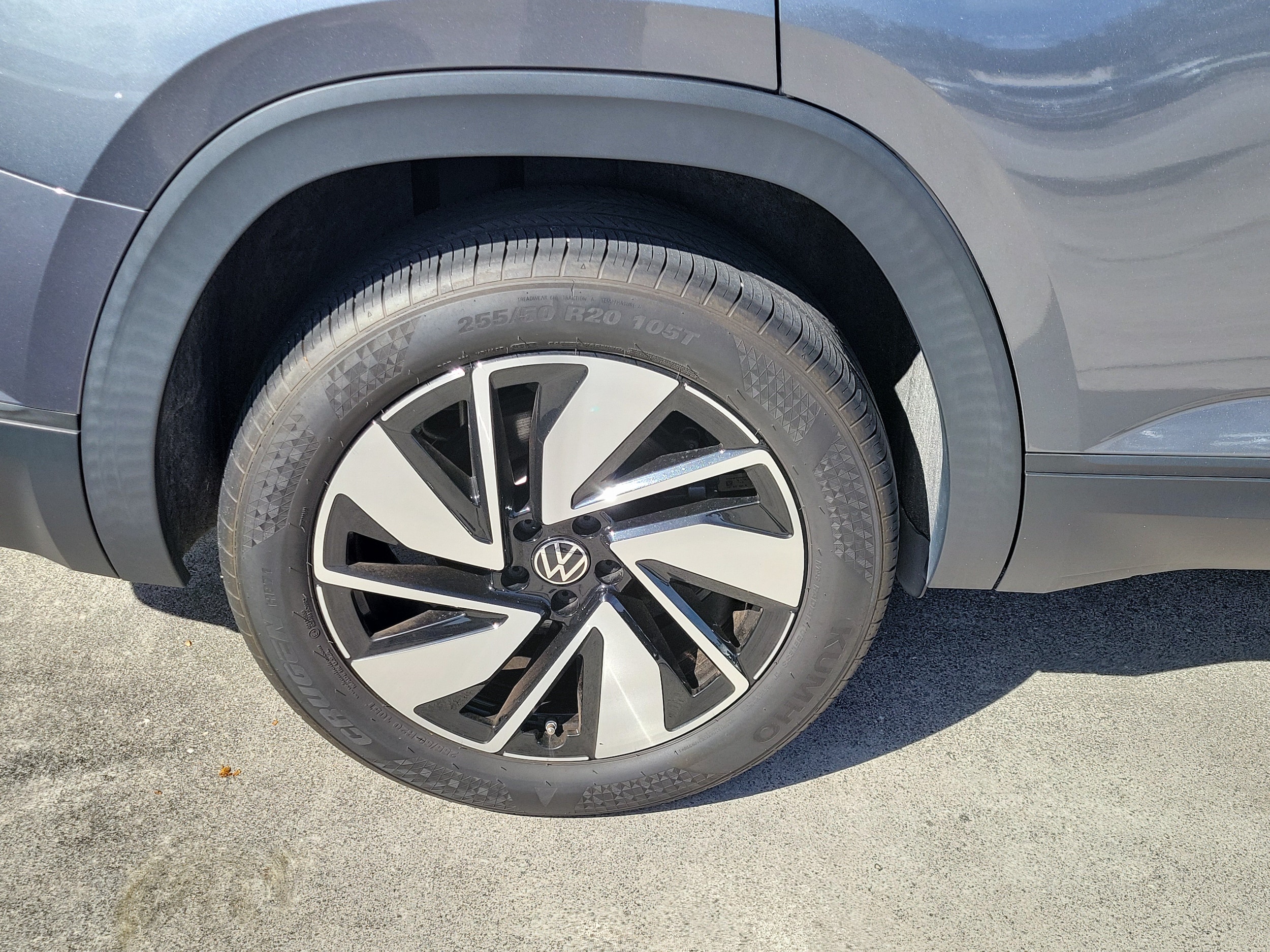 2024 Volkswagen Atlas SE w/Tech - Photo 10