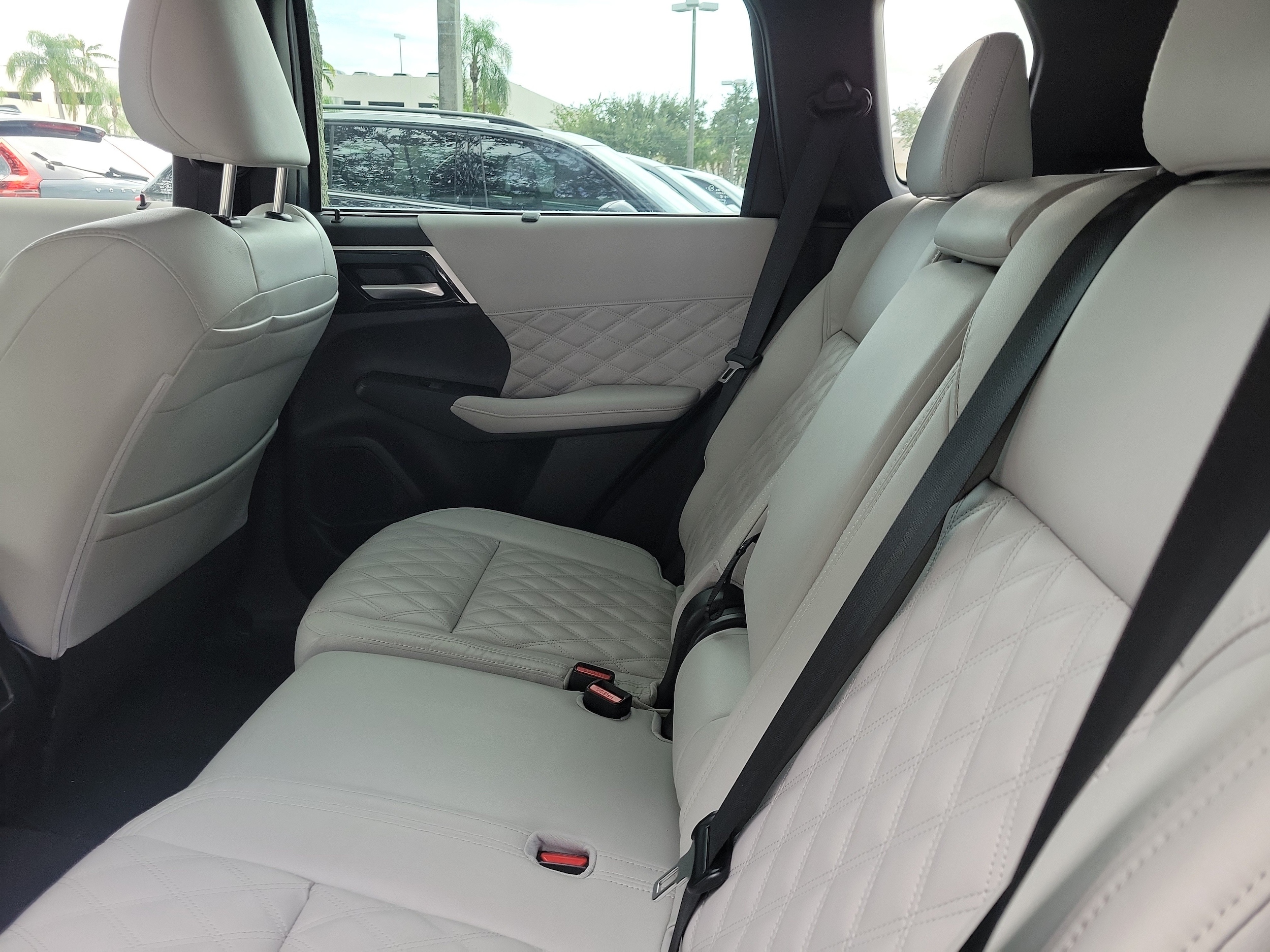 2023 Mitsubishi Outlander SEL - Photo 8