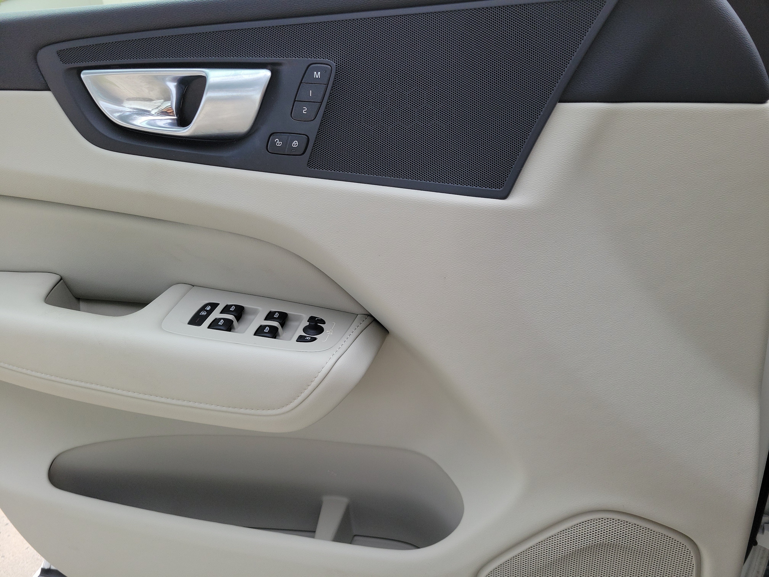 2024 Volvo XC60 Plus - Photo 19
