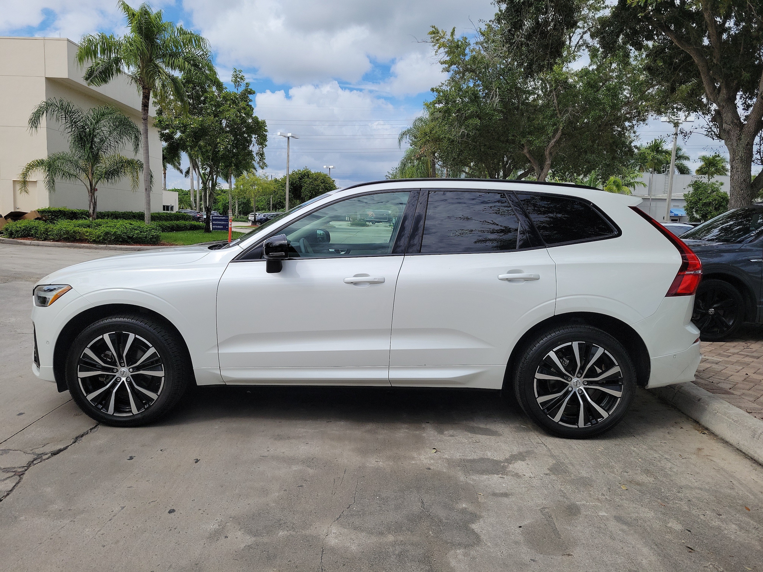 2024 Volvo XC60 Plus - Photo 4
