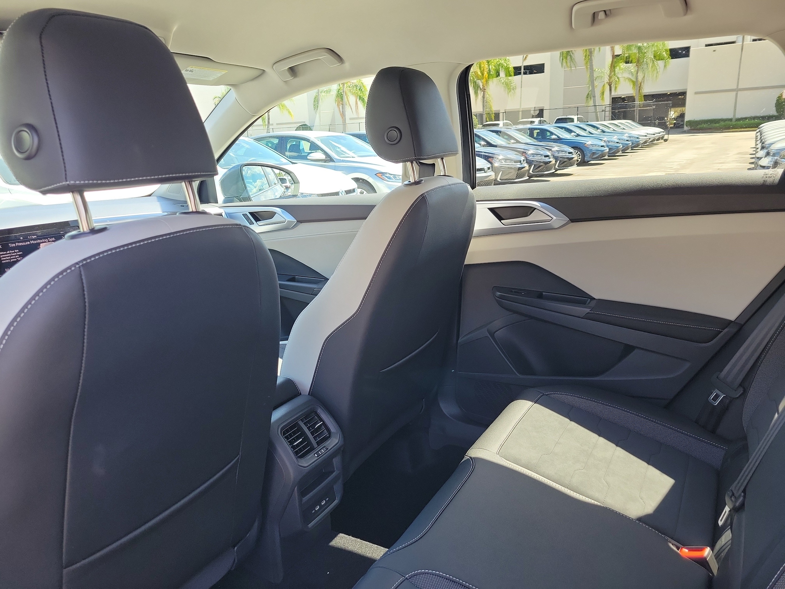 2026 Volkswagen Taos SE - Photo 10