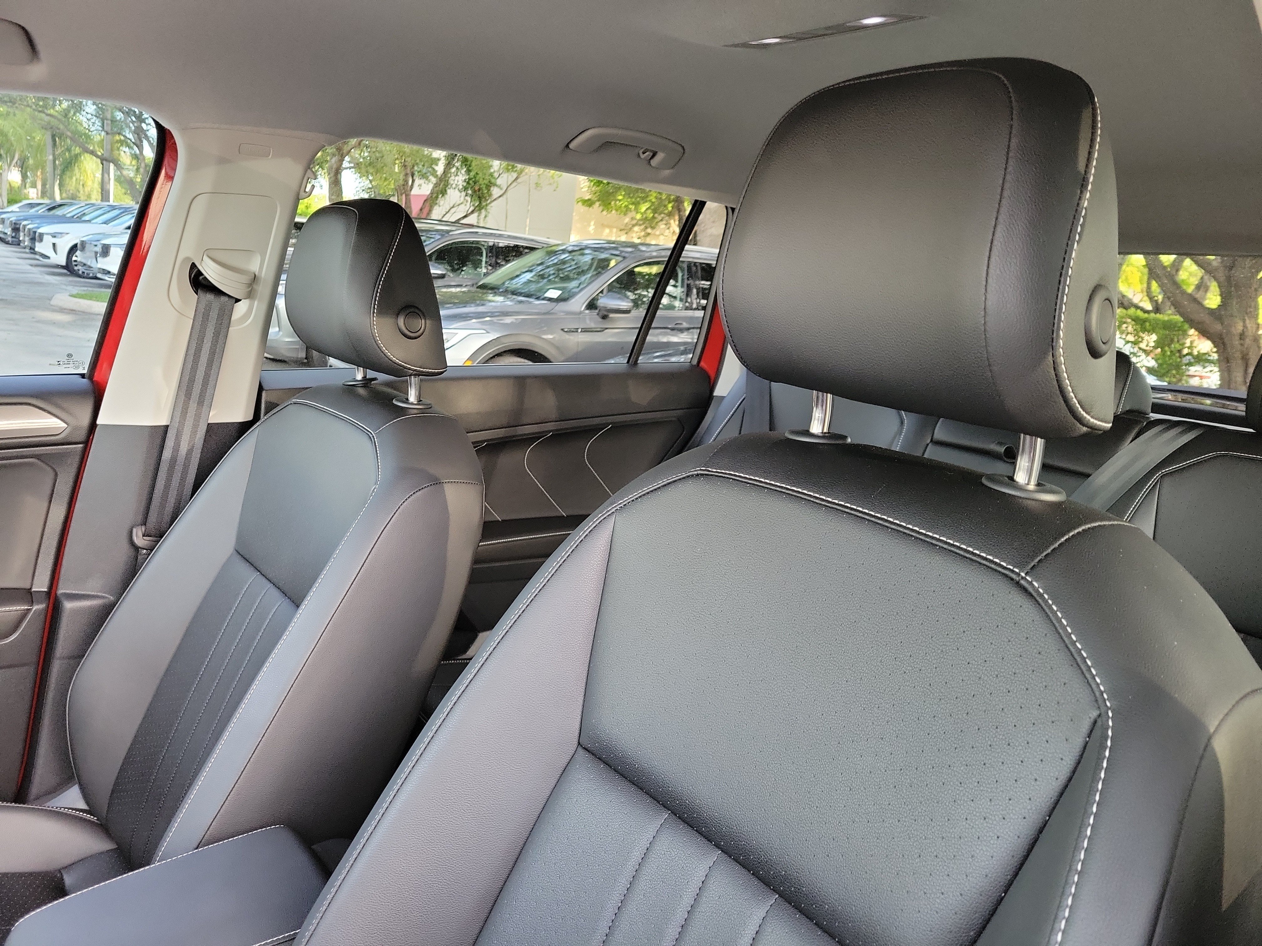 2023 Volkswagen Tiguan SE - Photo 18