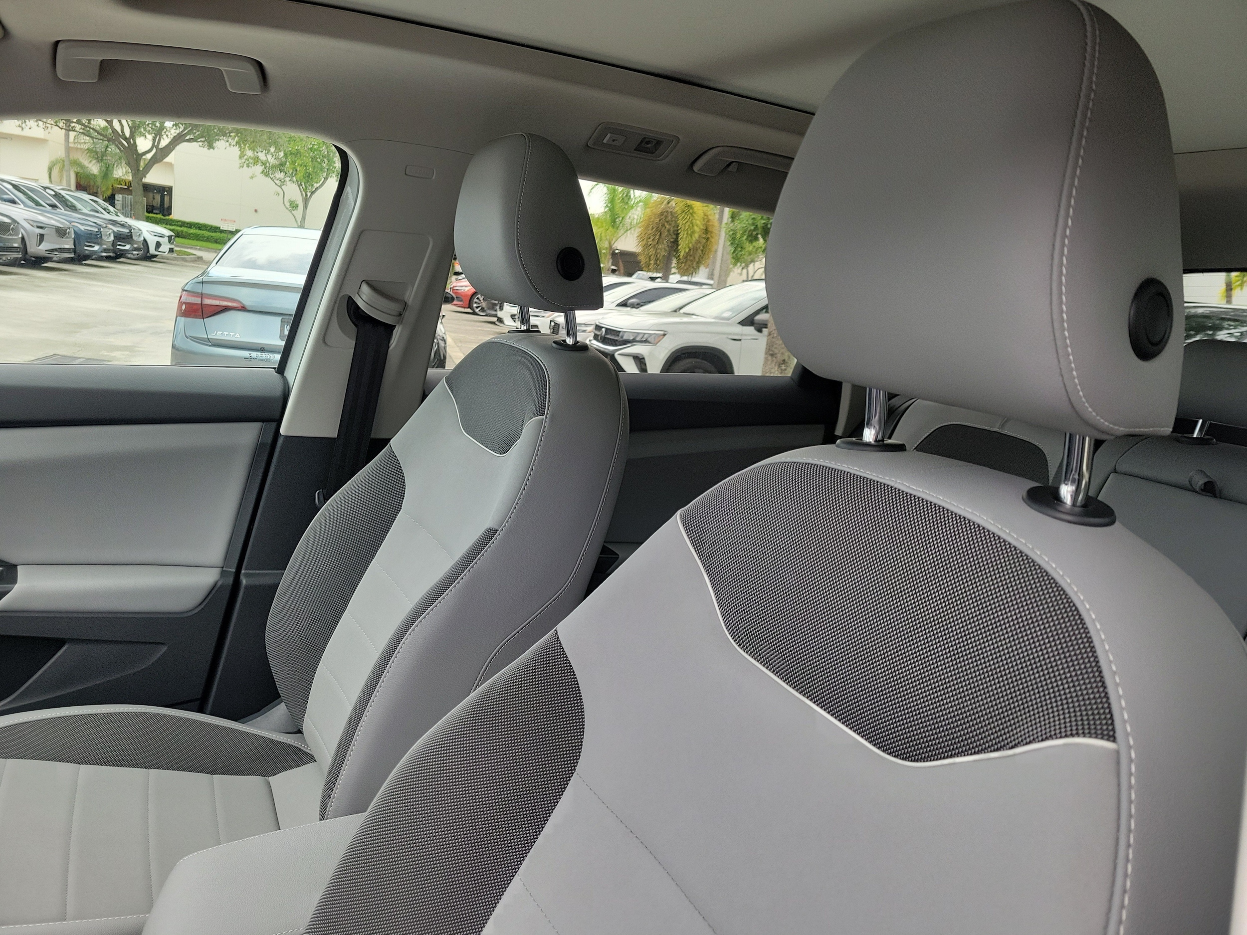 2023 Volkswagen Taos SE - Photo 19