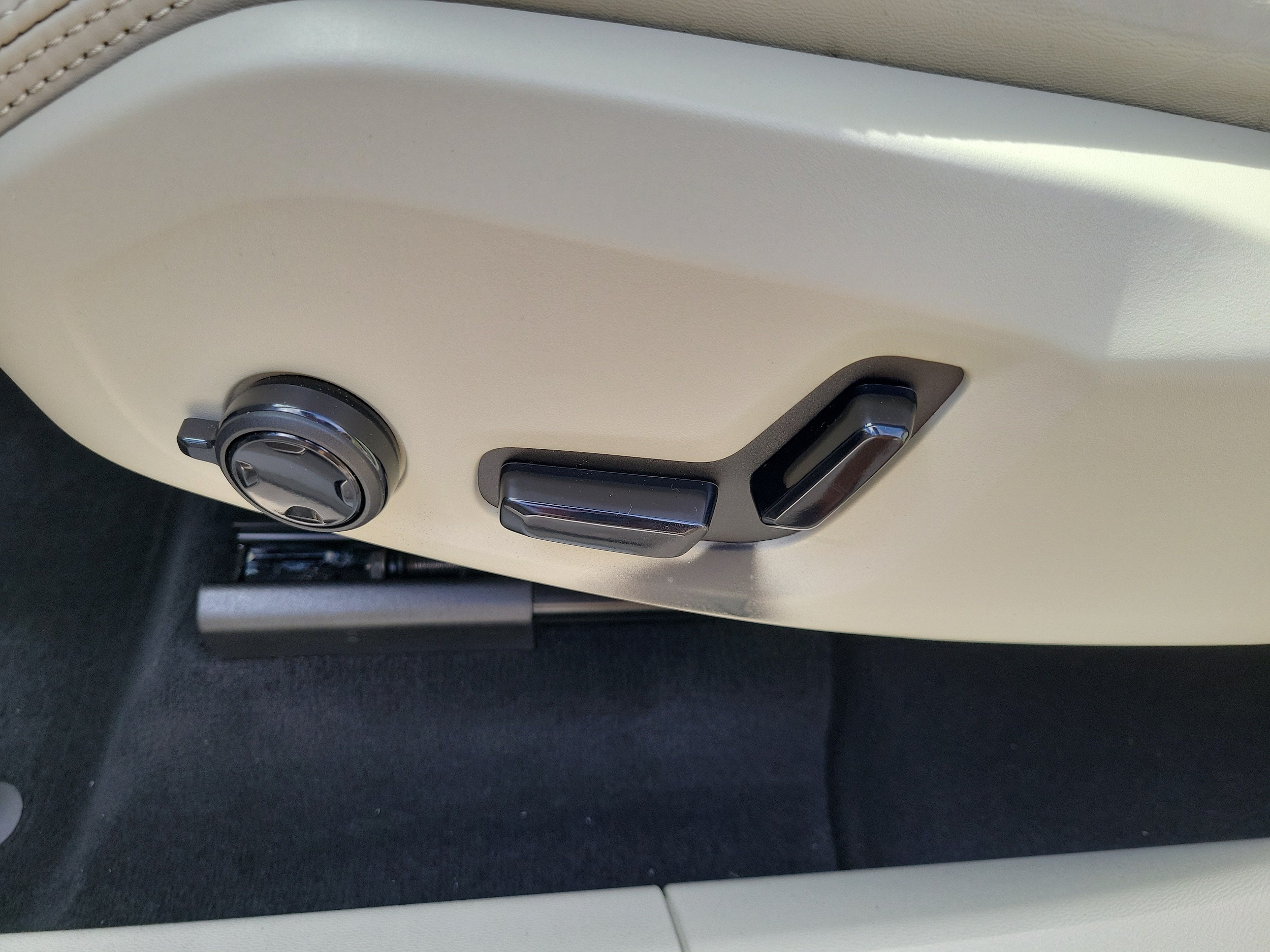 2023 Volvo XC60 Ultimate - Photo 19
